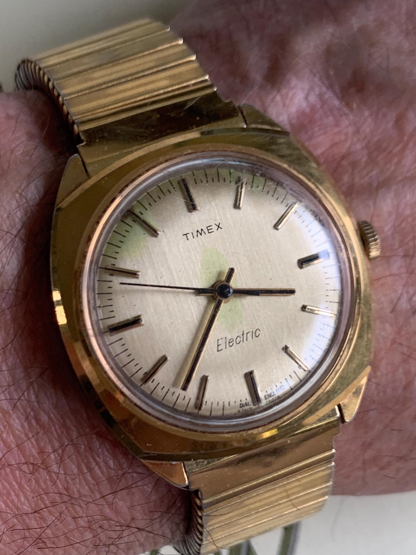 1979 England Dial Timex Electric Watch, Square-ish Goldtone Case w/Golden Dial. Decent Overall Condition with Period Expanding Band. Works!
