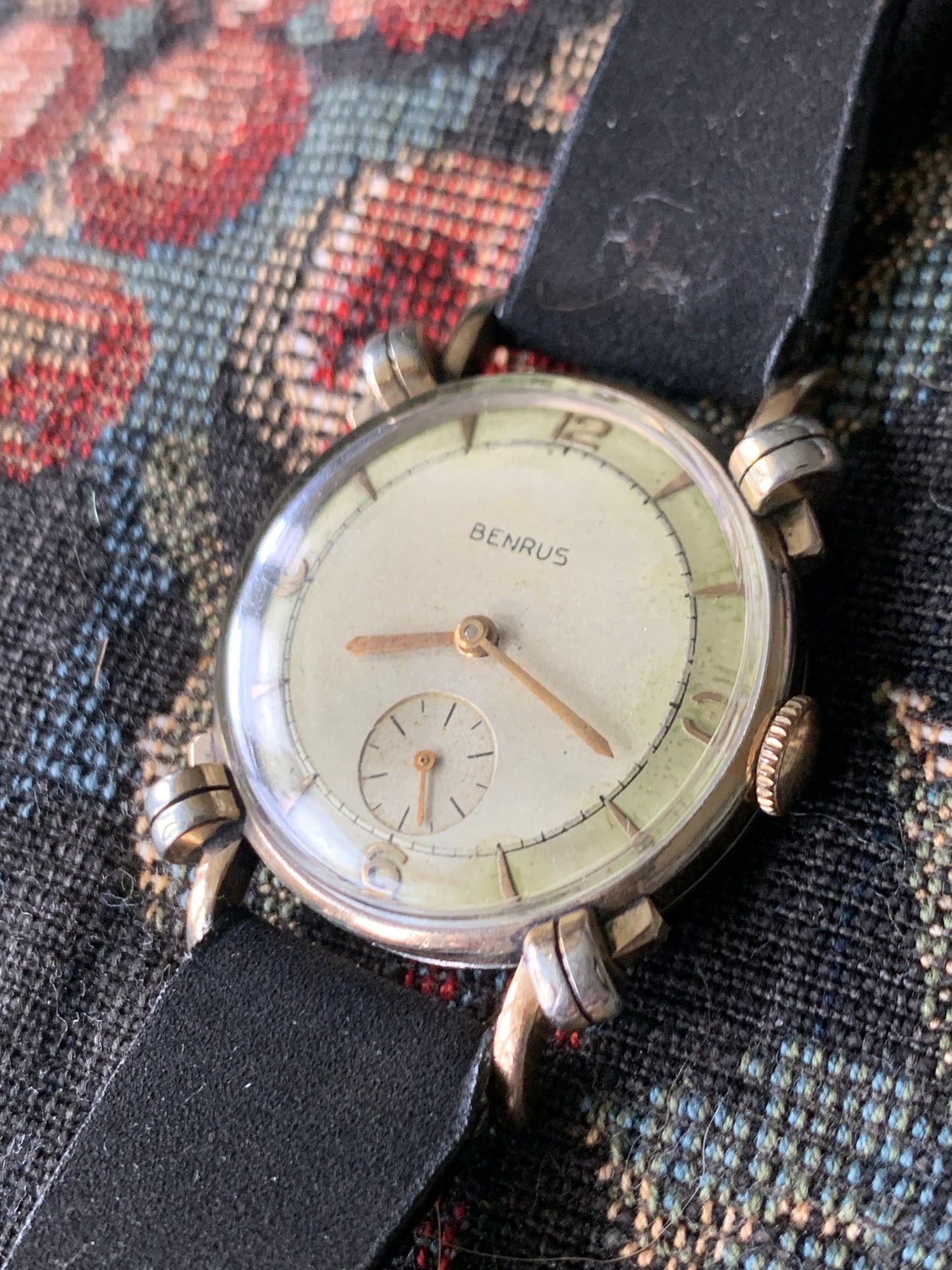 Vintage Fancy Knotted Lugs Benrus Watch 10K Rolled Gold Plate. 1940s/50s Mechanical Movement Winder. Works. 2 Vintage bands - Gents & Ladies