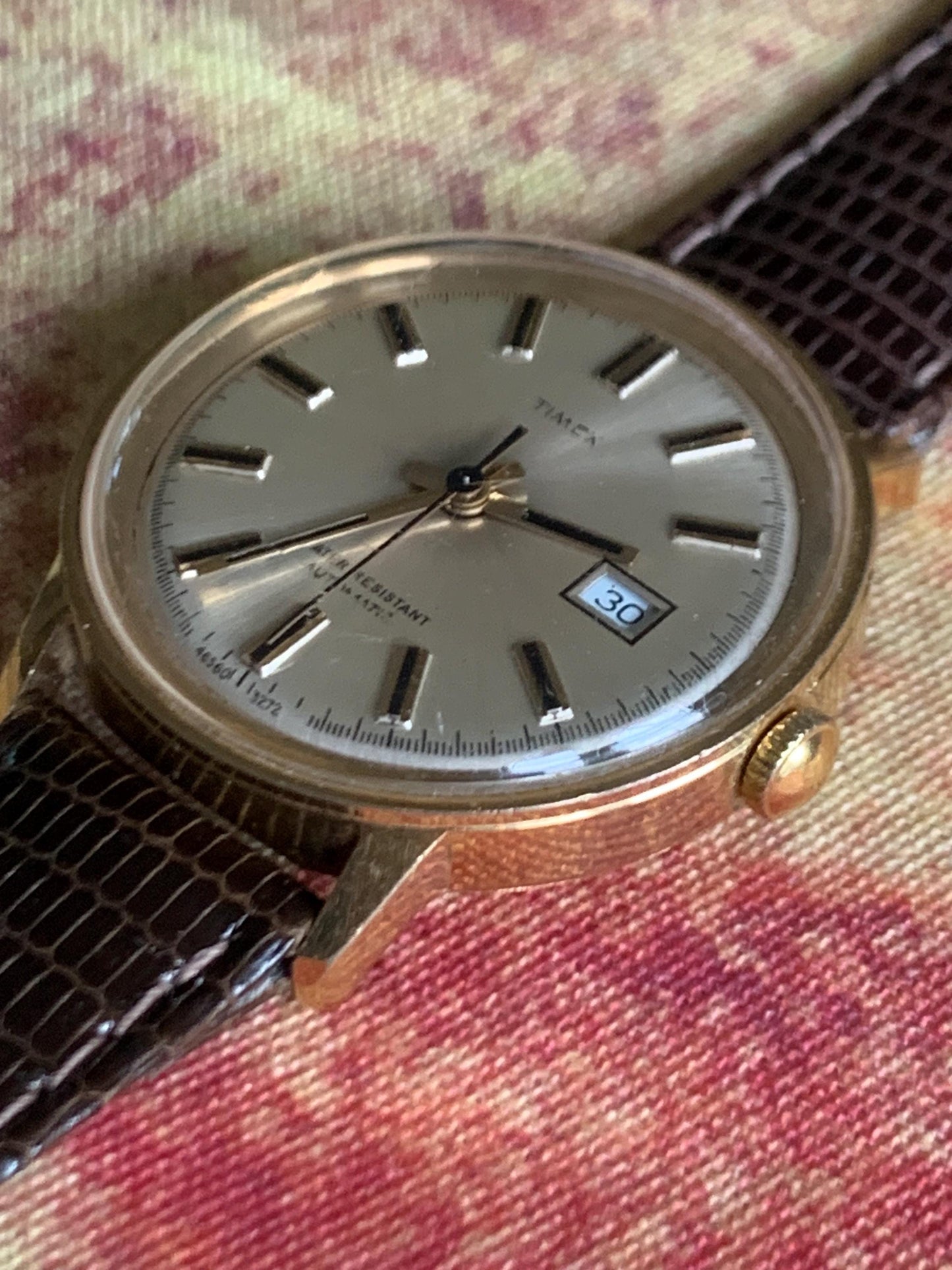 1972 Timex Viscount Automatic Watch, Goldtone Case w/Champagne Dial, Date. 35mm Good Overall VTG Condition w/NOS Leather Band. Works!