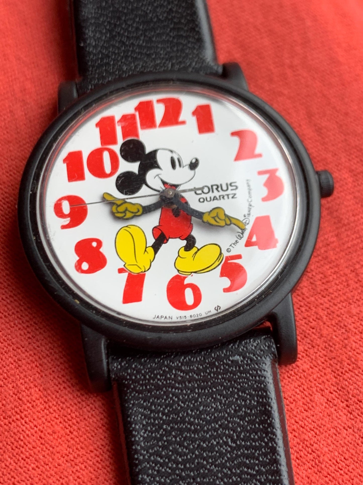 Bold 1990s Disney Mickey Mouse Watch from Lorus (by Seiko) Vintage Collectible Wristwatch. White/Red Very good condition, new battery. 34mm
