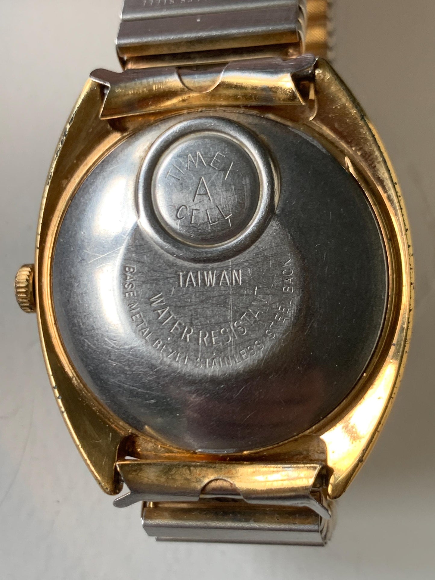 1979 England Dial Timex Electric Watch, Square-ish Goldtone Case w/Golden Dial. Decent Overall Condition with Period Expanding Band. Works!