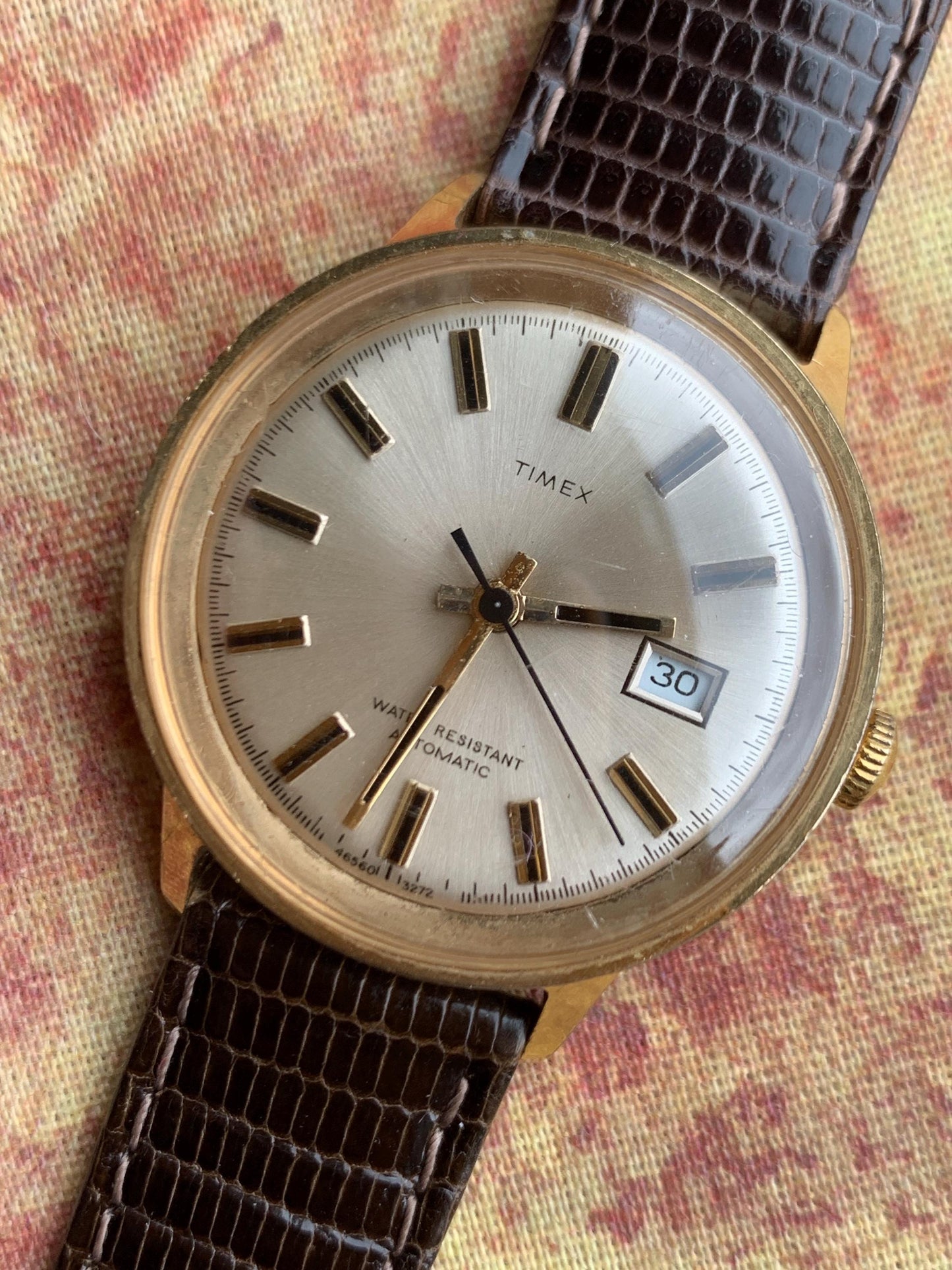 1972 Timex Viscount Automatic Watch, Goldtone Case w/Champagne Dial, Date. 35mm Good Overall VTG Condition w/NOS Leather Band. Works!