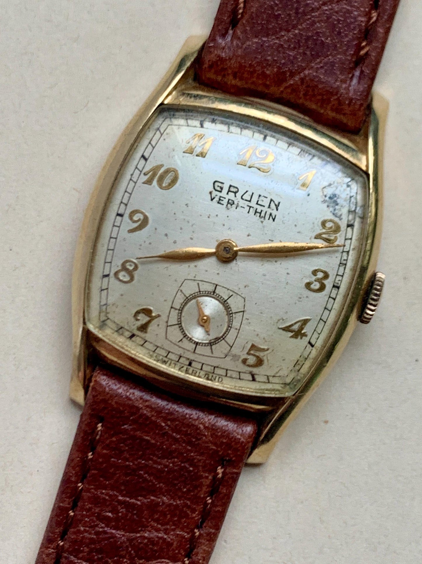 Vintage Gruen Veri-Thin Curvex Tank Watch - 1950 Mechanical Winder in Good Vintage Condition. Sub-Seconds. New Calf Old-School Leather Band.
