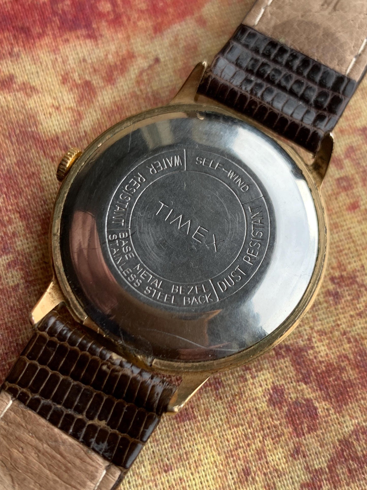 1972 Timex Viscount Automatic Watch, Goldtone Case w/Champagne Dial, Date. 35mm Good Overall VTG Condition w/NOS Leather Band. Works!