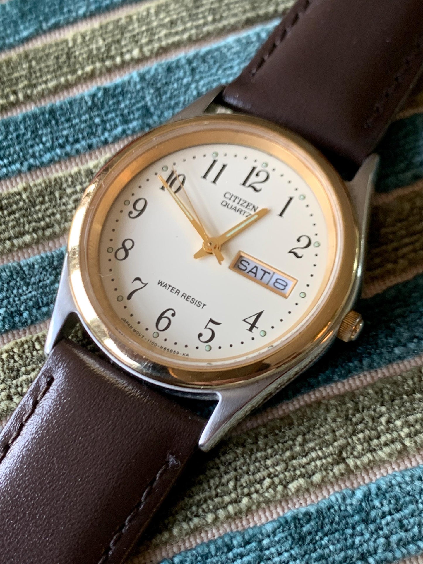 Citizen Quartz Watch Two-Tone, Cream Dial in Excellent Condition - Barely worn, new battery, runs & keeps time well. New Leather Strap. 36mm