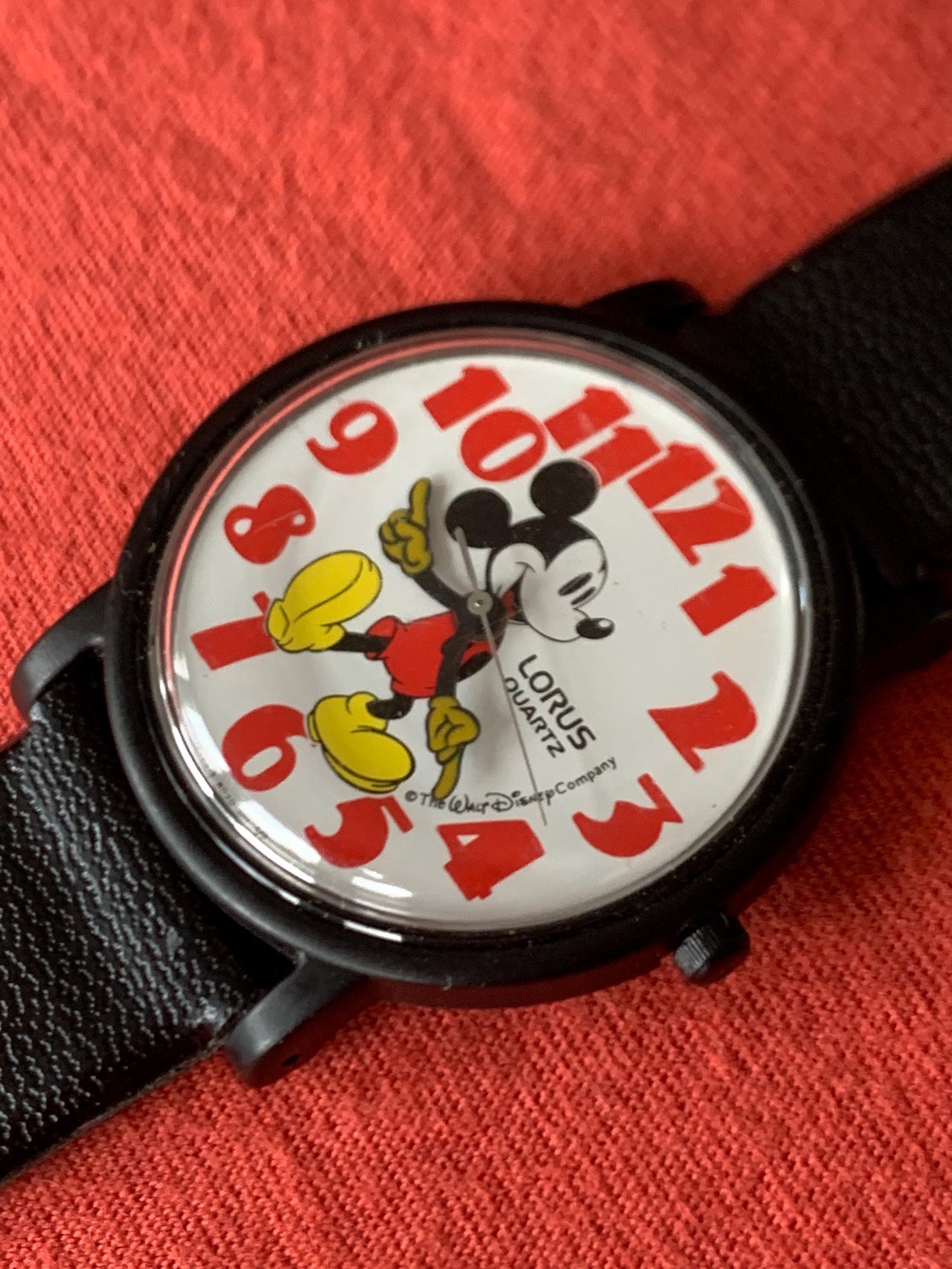 Bold 1990s Disney Mickey Mouse Watch from Lorus (by Seiko) Vintage Collectible Wristwatch. White/Red Very good condition, new battery. 34mm