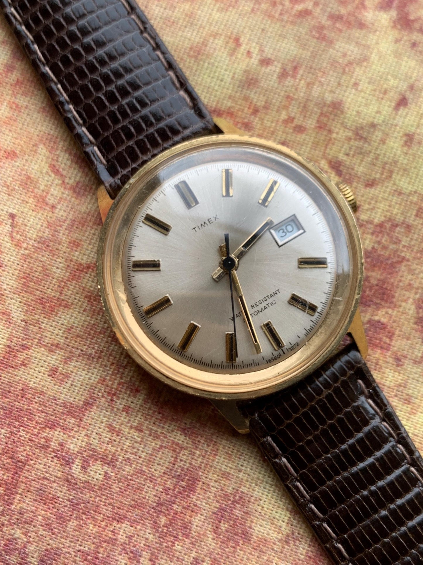 1972 Timex Viscount Automatic Watch, Goldtone Case w/Champagne Dial, Date. 35mm Good Overall VTG Condition w/NOS Leather Band. Works!