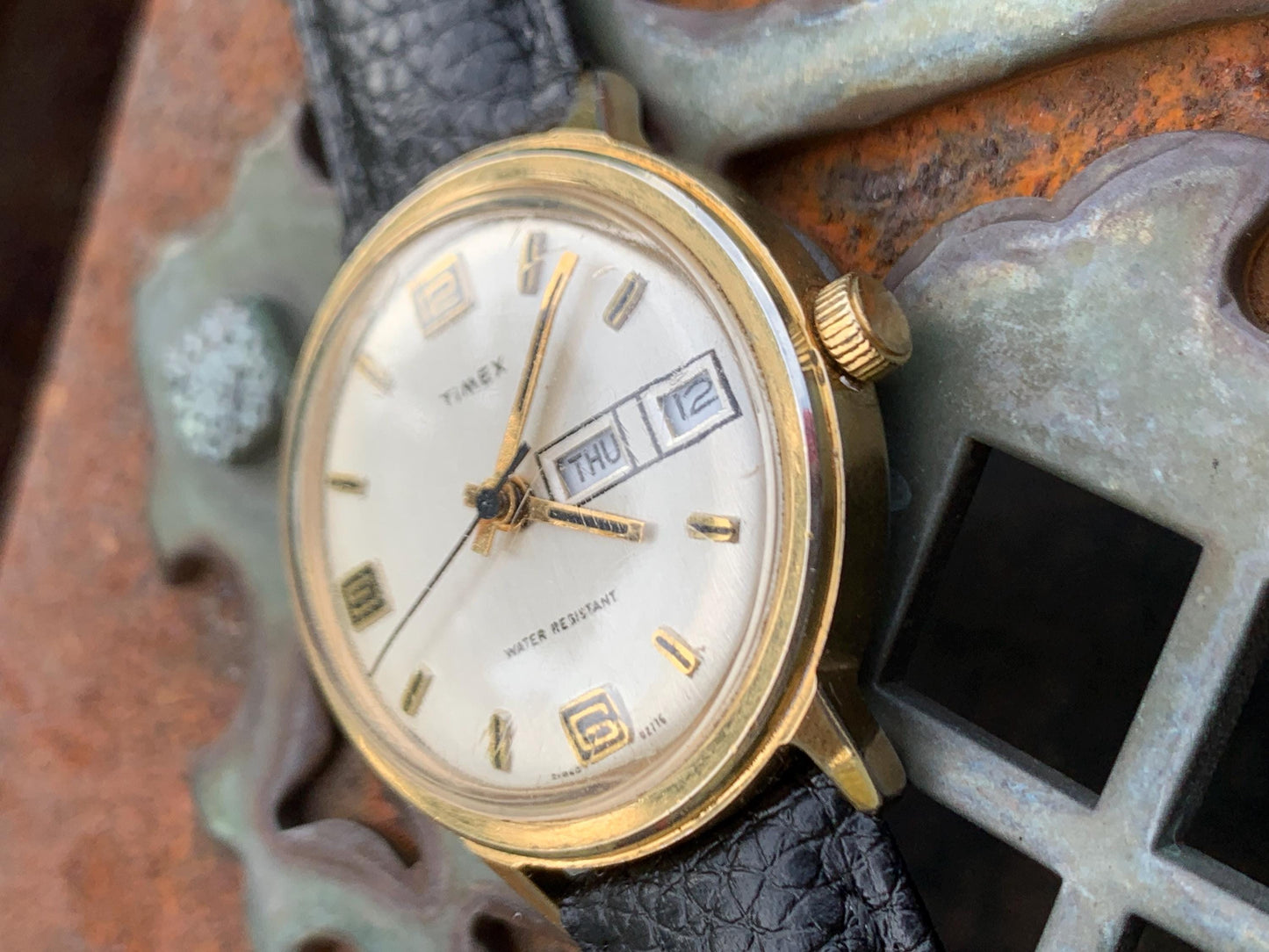 1976 Timex Marlin Winder Watch, Goldtone Case w/Champagne Calendar Dial and Mod Digits Decent Overall Condition w/New Leather Band. Works!