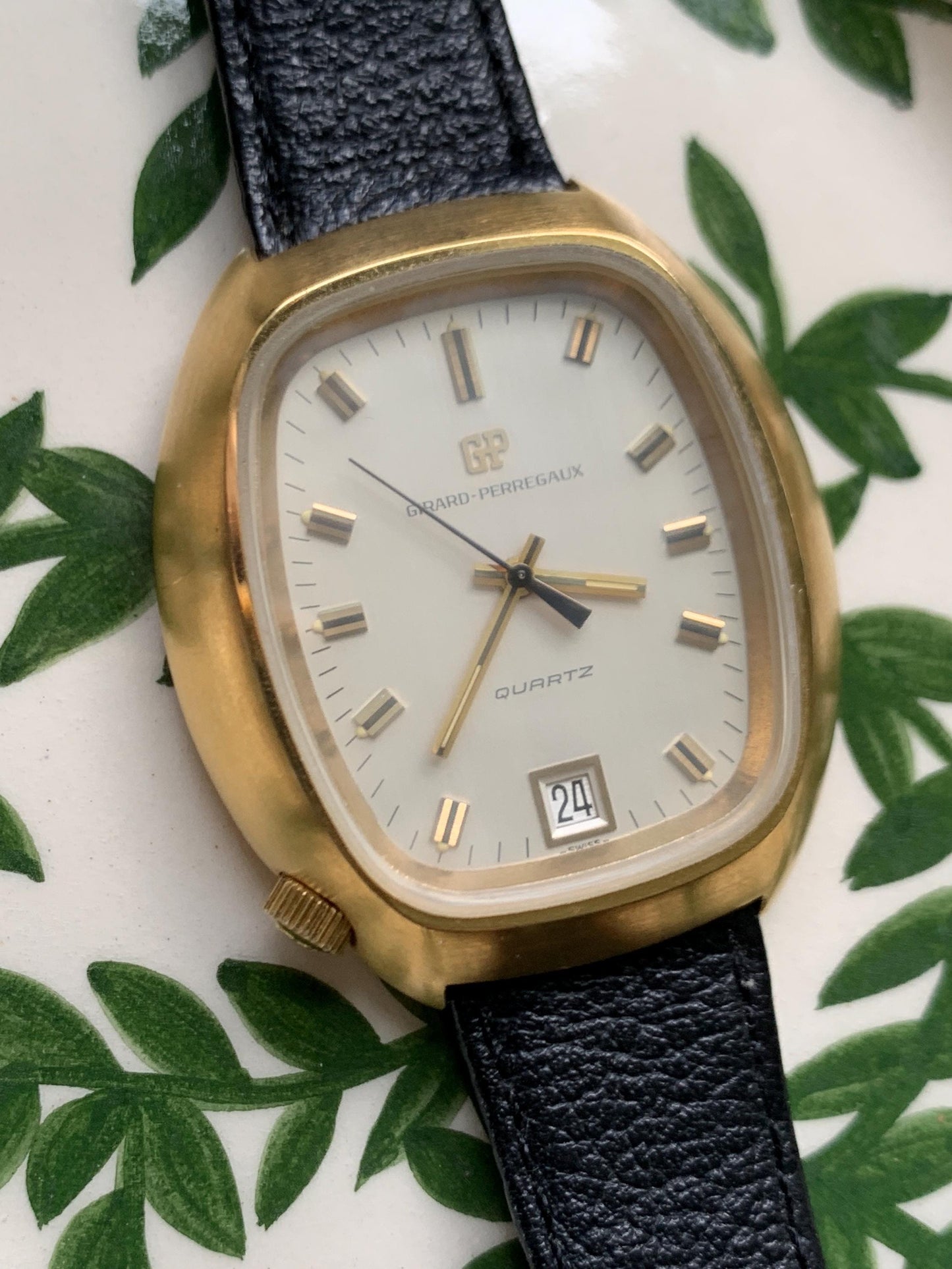 Vintage Gerard Perregeaux Quartz Watch, 2nd Quartz Watch from GP. Circa 1972  Gold Tone w/white Dial. Excellent Condition. 7:30 Crown.