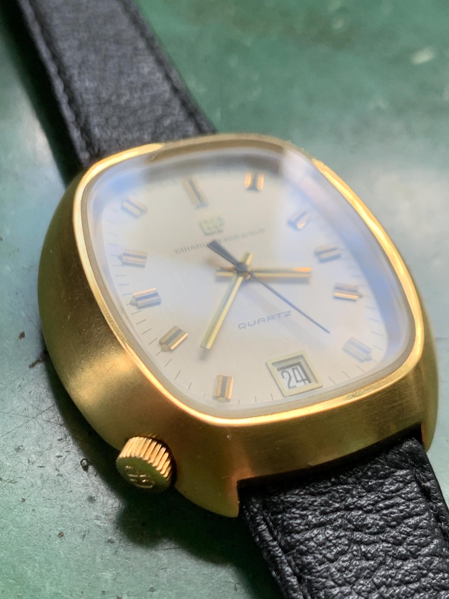Vintage Gerard Perregeaux Quartz Watch, 2nd Quartz Watch from GP. Circa 1972  Gold Tone w/white Dial. Excellent Condition. 7:30 Crown.