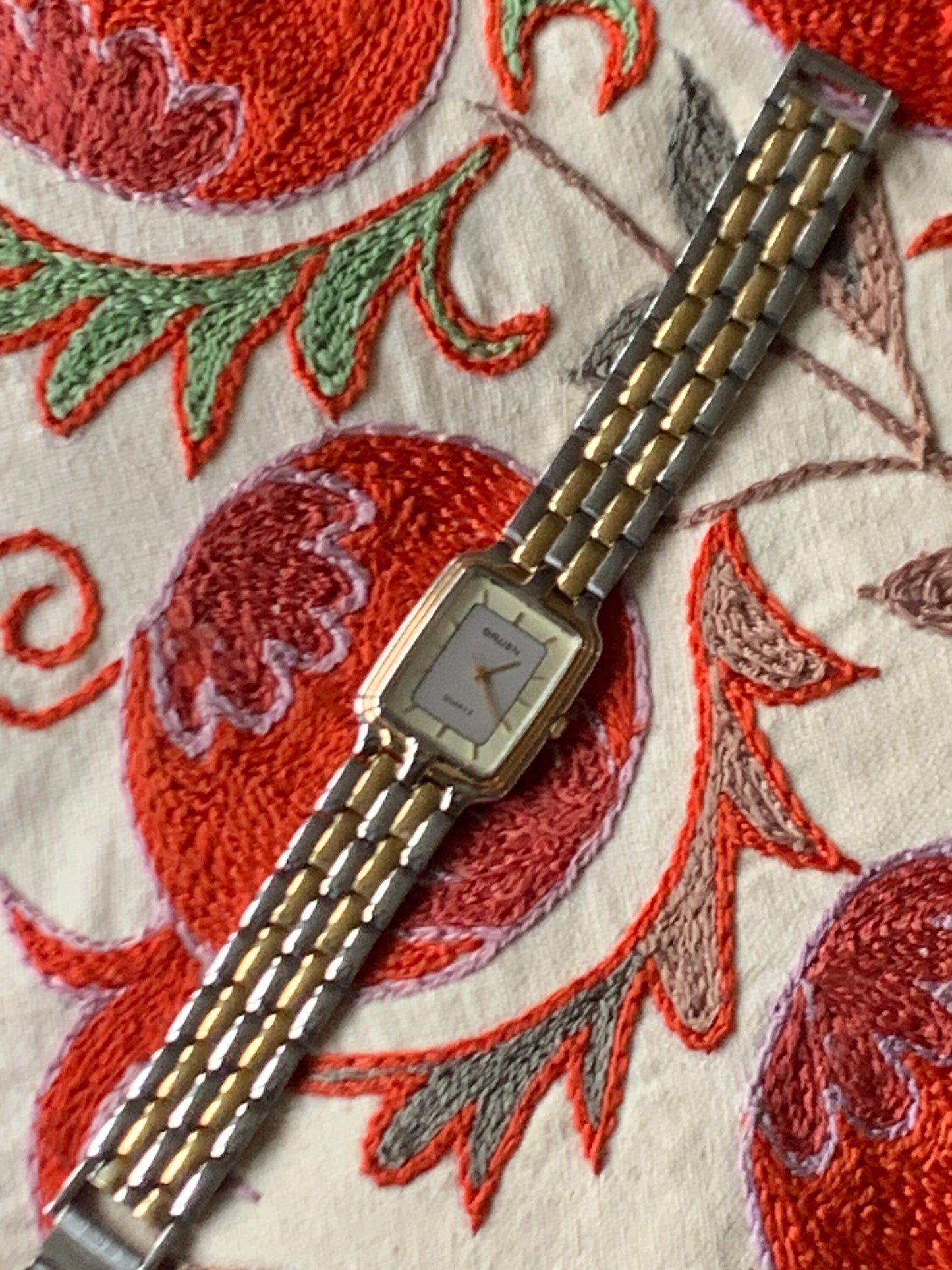 Neo-Vintage: 1980s Gruen Two Tone Metal Tank Watch - Barely worn, new battery, keeps time well.  Retro flair! 001-6L32