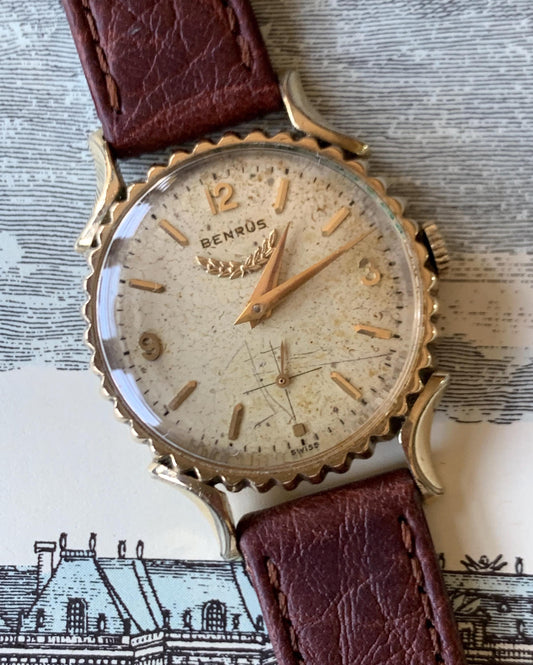Rare 1950s Benrus Elegance 10K Gold-Filled "Bottlecap" Watch. 17 Jewels, in Excellent Condition. Fancy Horned Lugs and Sub-Second Hand.