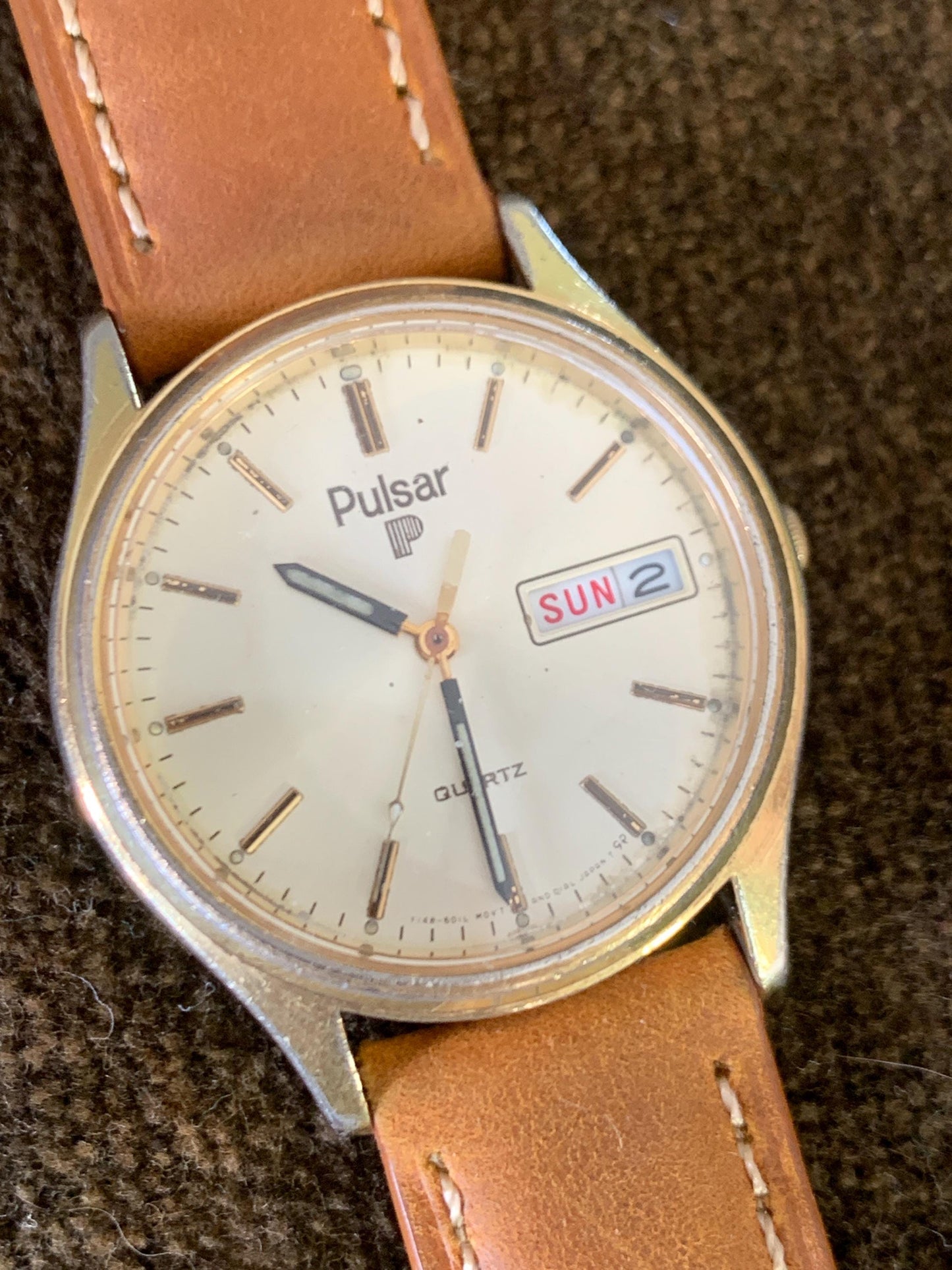 Vintage Pulsar (by Seiko) Quartz Watch - Goldtone w/Gold Dial in Good Condition - 1980s - Day/Date, New  Battery, New Retro Strap. Y148-6019
