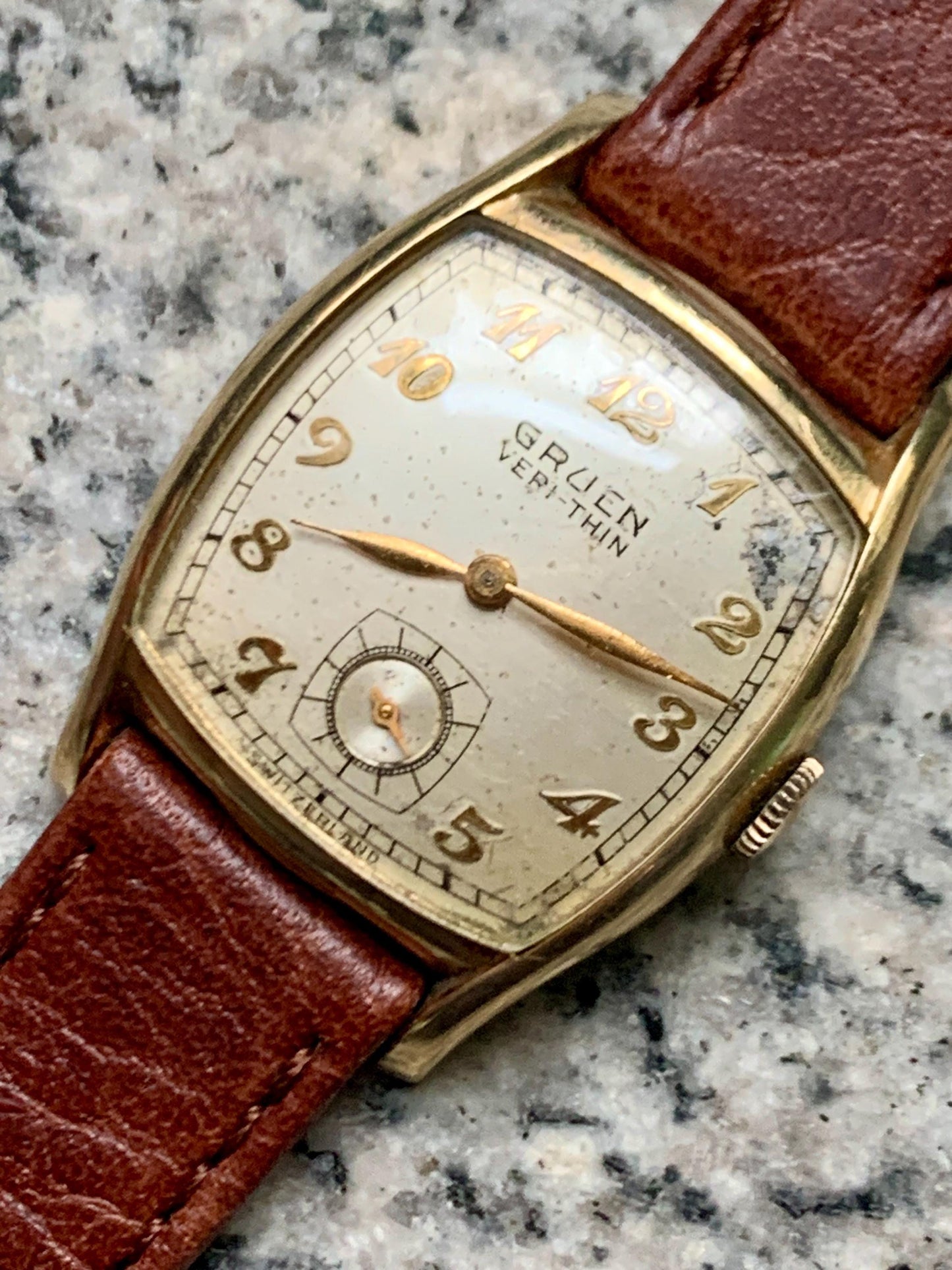 Vintage Gruen Veri-Thin Curvex Tank Watch - 1950 Mechanical Winder in Good Vintage Condition. Sub-Seconds. New Calf Old-School Leather Band.