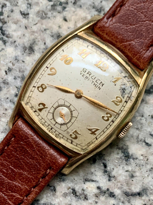 Vintage Gruen Veri-Thin Curvex Tank Watch - 1950 Mechanical Winder in Good Vintage Condition. Sub-Seconds. New Calf Old-School Leather Band.