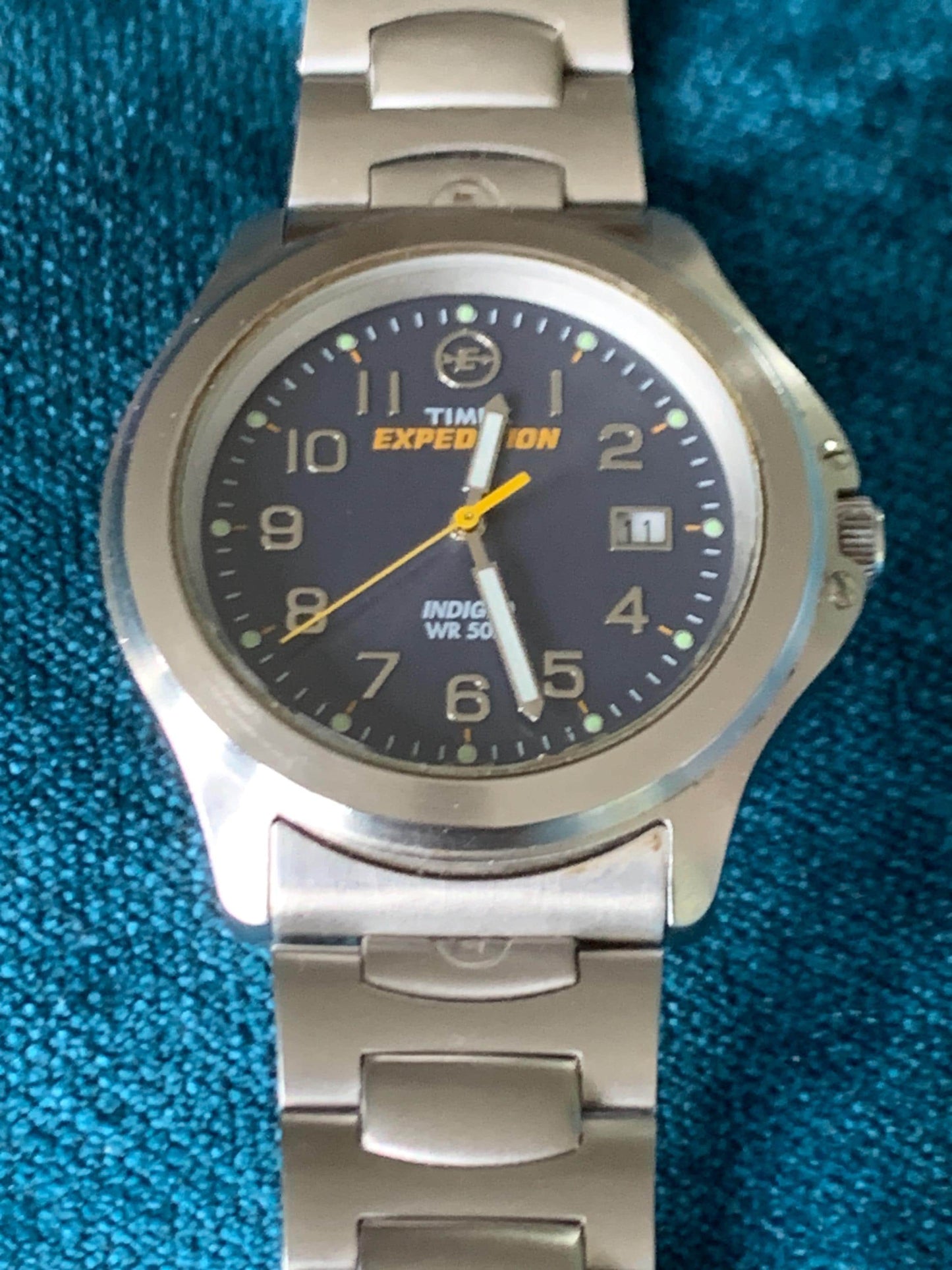 2001 Timex Expedition Blue Dial Indiglo Quartz Watch w/Date, Silver Tone with Matching Bracelet. Great Condition, Indiglo Radiant Dial!