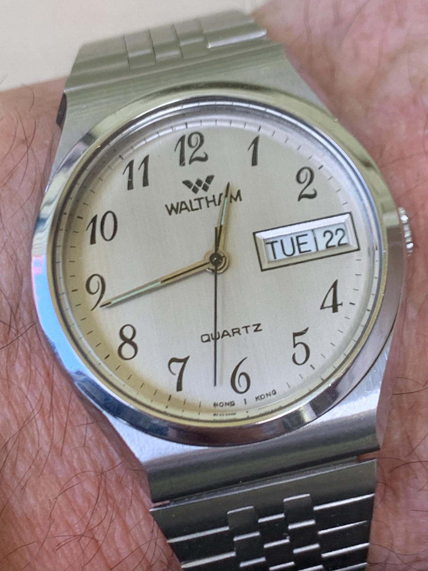 1980s Cool Waltham Quartz. Waltham Quartz Day Date Watch - Silver Tone Classic Style. 1980s Hong Kong. Stainless Bracelet. Early 80s Quartz!