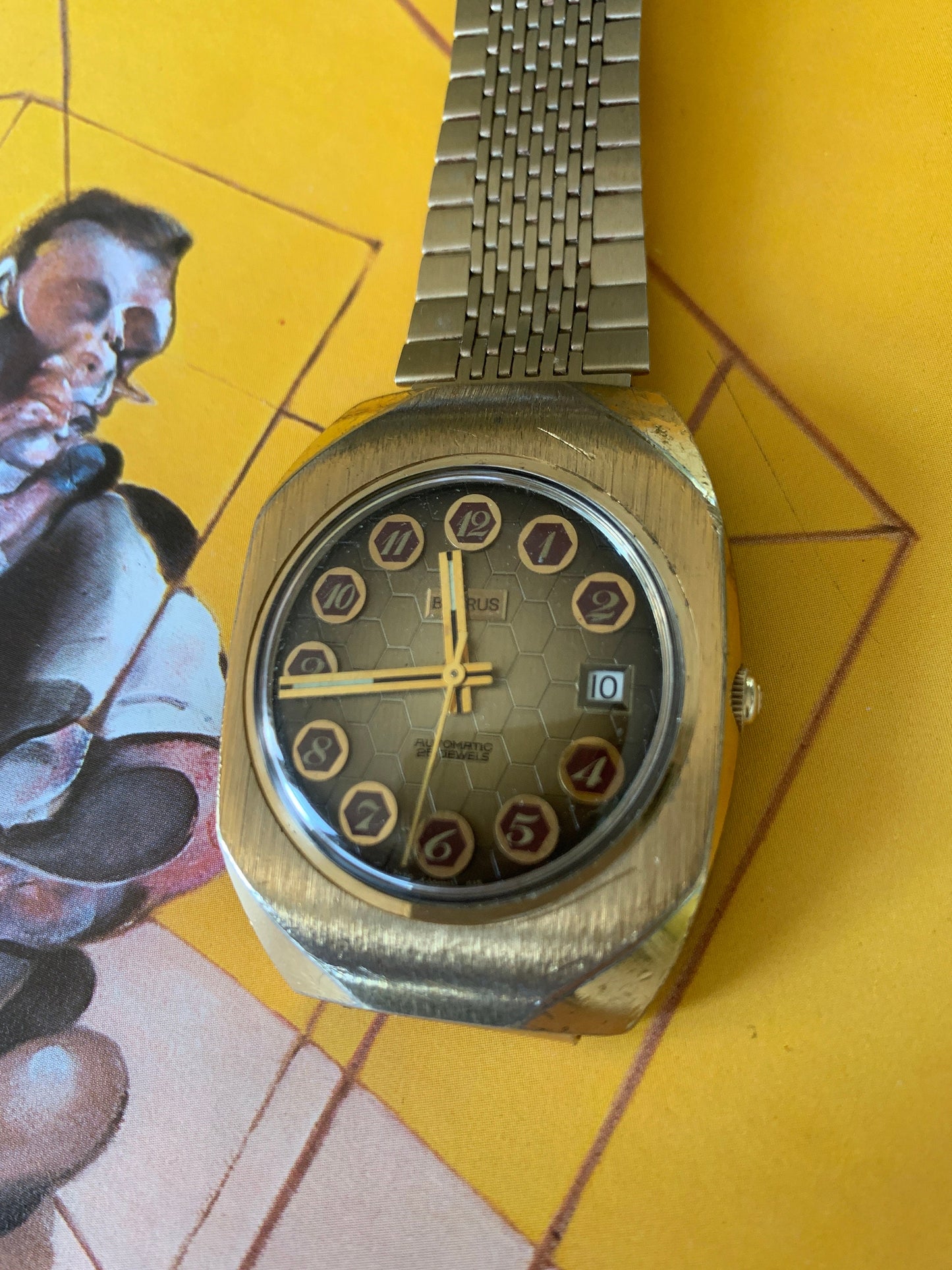 UNIQUE 25 Jewel Automatic Benrus Watch - Mid-70s Honeycomb Style with Date. Excellent Vintage Condition, Works Perfectly. NOS Band. Beehive!
