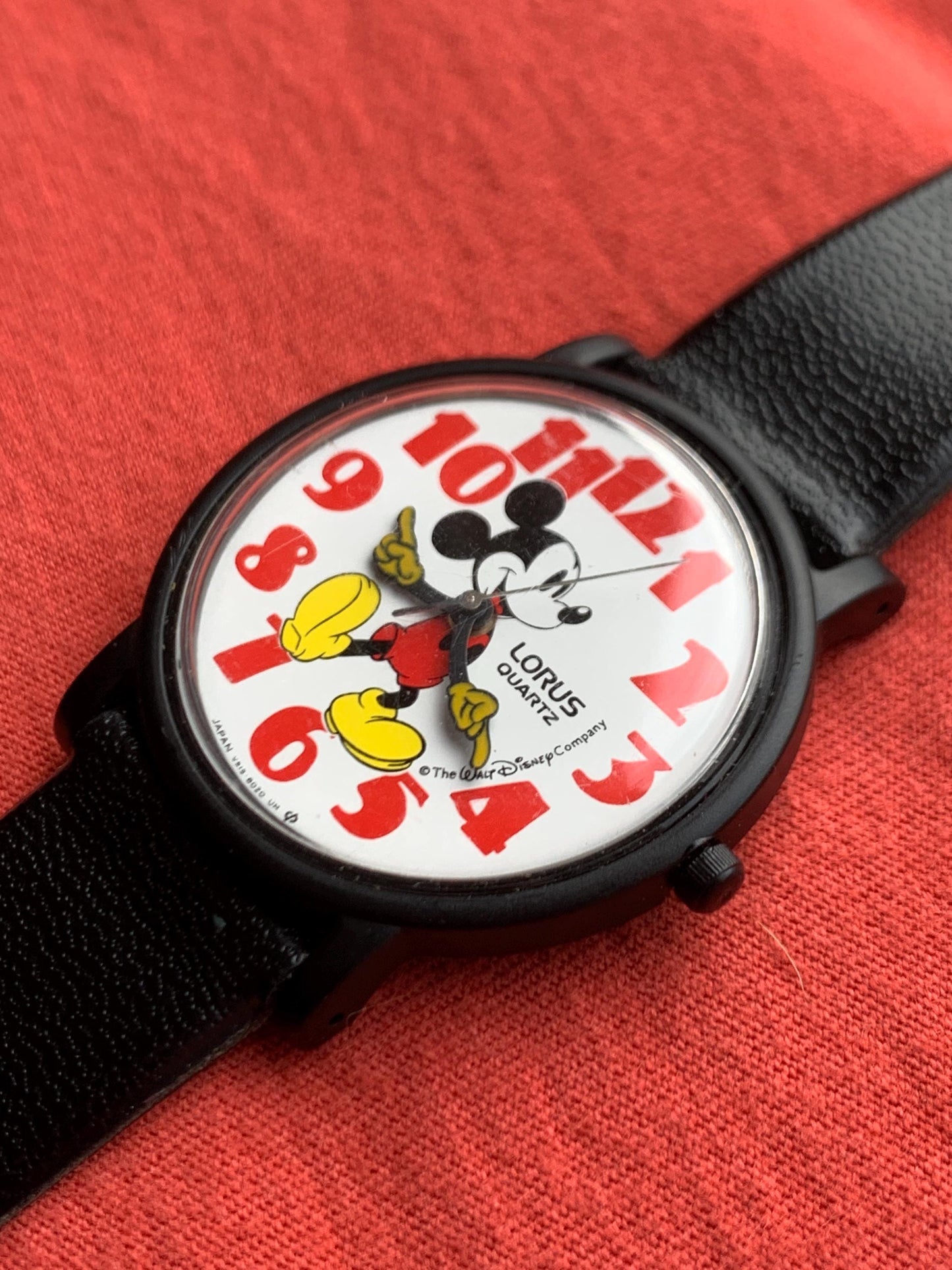 Bold 1990s Disney Mickey Mouse Watch from Lorus (by Seiko) Vintage Collectible Wristwatch. White/Red Very good condition, new battery. 34mm