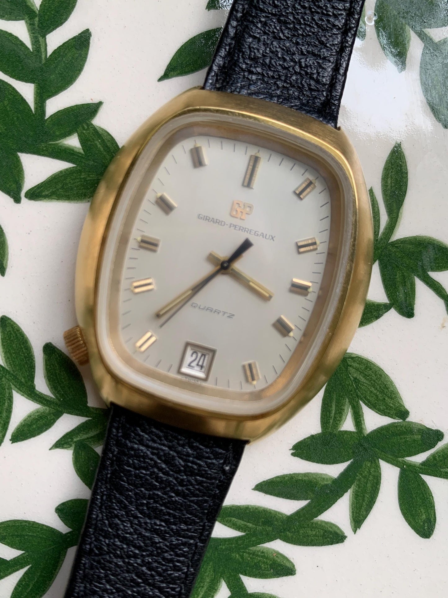 Vintage Gerard Perregeaux Quartz Watch, 2nd Quartz Watch from GP. Circa 1972  Gold Tone w/white Dial. Excellent Condition. 7:30 Crown.