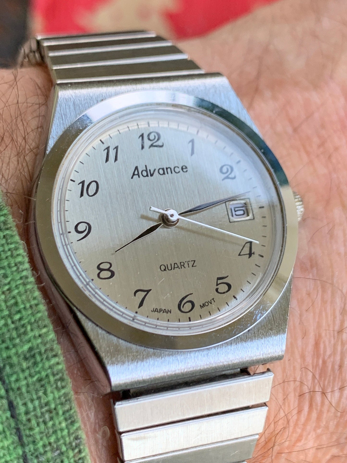 Metal on Metal Silvertone Vintage Style Analog Watch - 1990s Advance Brand, Black Hands, Brushed Metal Dial. New Battery, Accurate, Sleek.