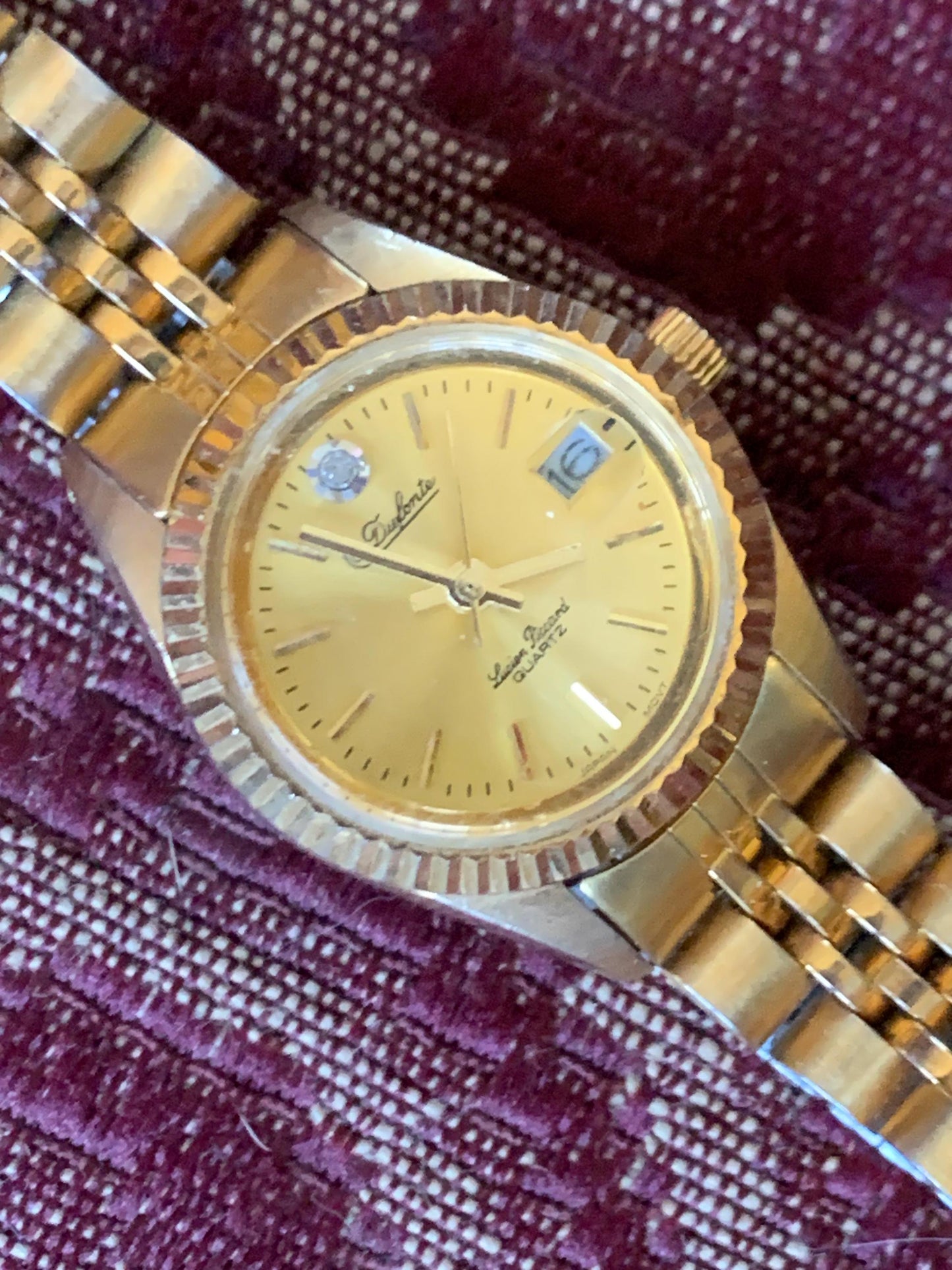 Dufonte by Lucien Piccard Ladies Presidential Watch. Diamond Golden Dial w/date. Gold Tone Case and Bracelet. 7" Wrist or less. New Battery.