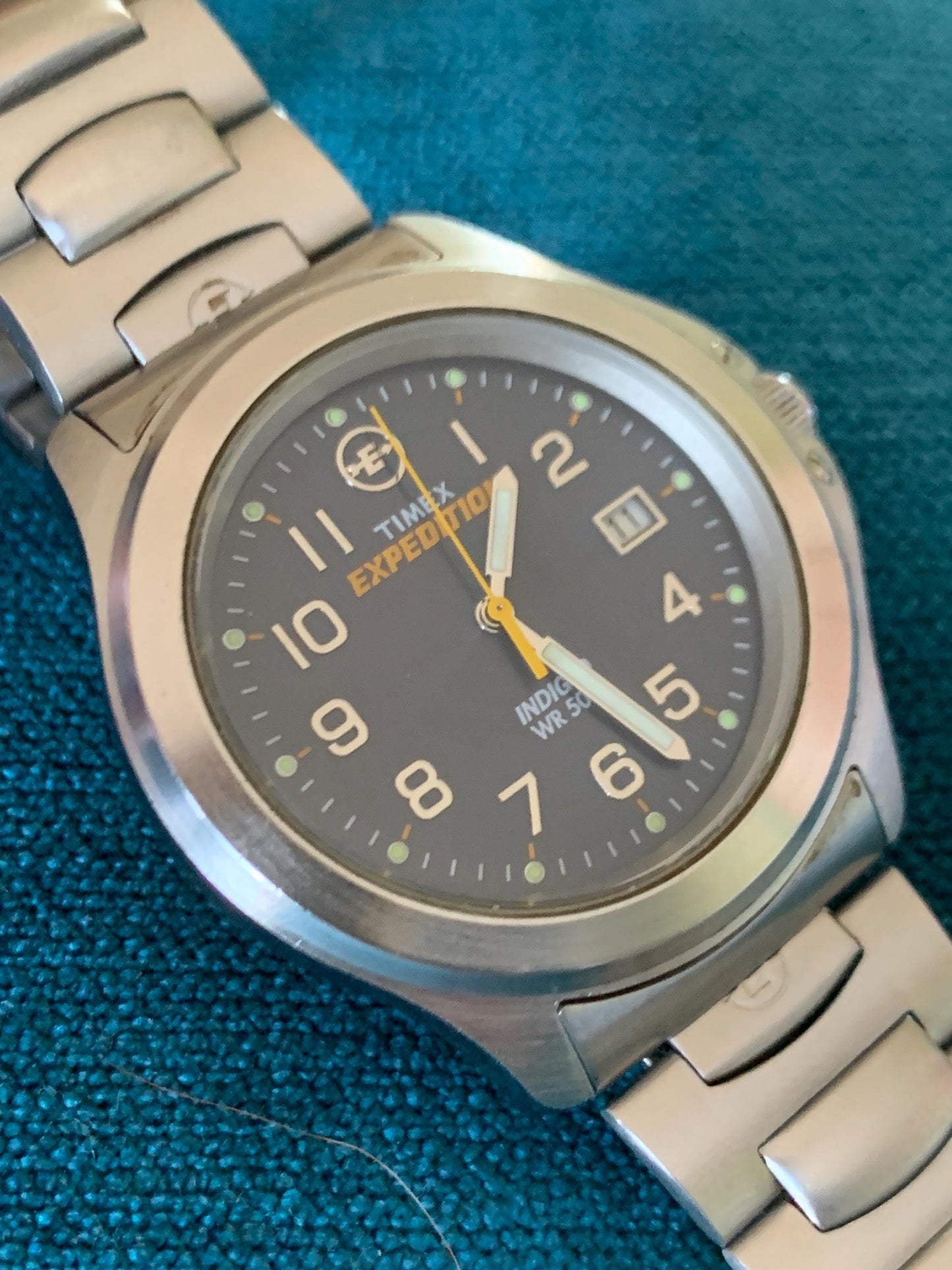 2001 Timex Expedition Blue Dial Indiglo Quartz Watch w/Date, Silver Tone with Matching Bracelet. Great Condition, Indiglo Radiant Dial!