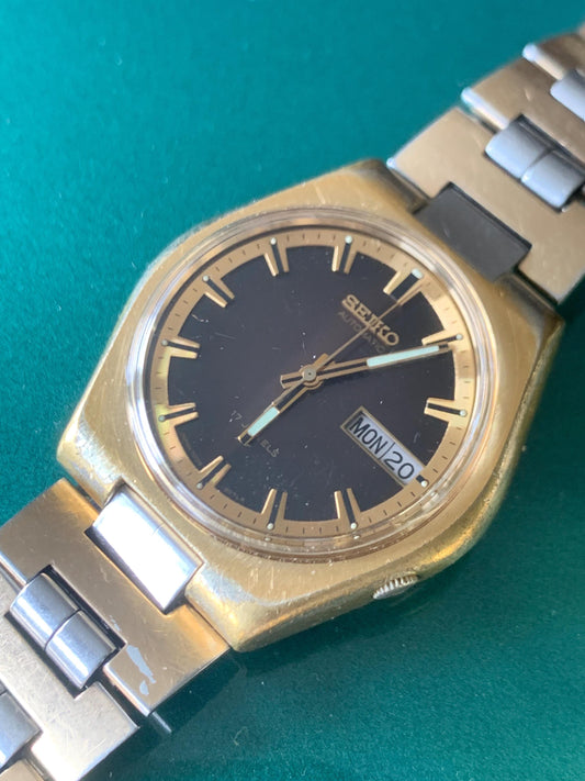 Classic Seiko Automatic Watch 7009-8079 Late 1970s 17 Jewels, Day/Date, Running Well, Gold Tone, Good Condition.  Great Crystal. Classic.