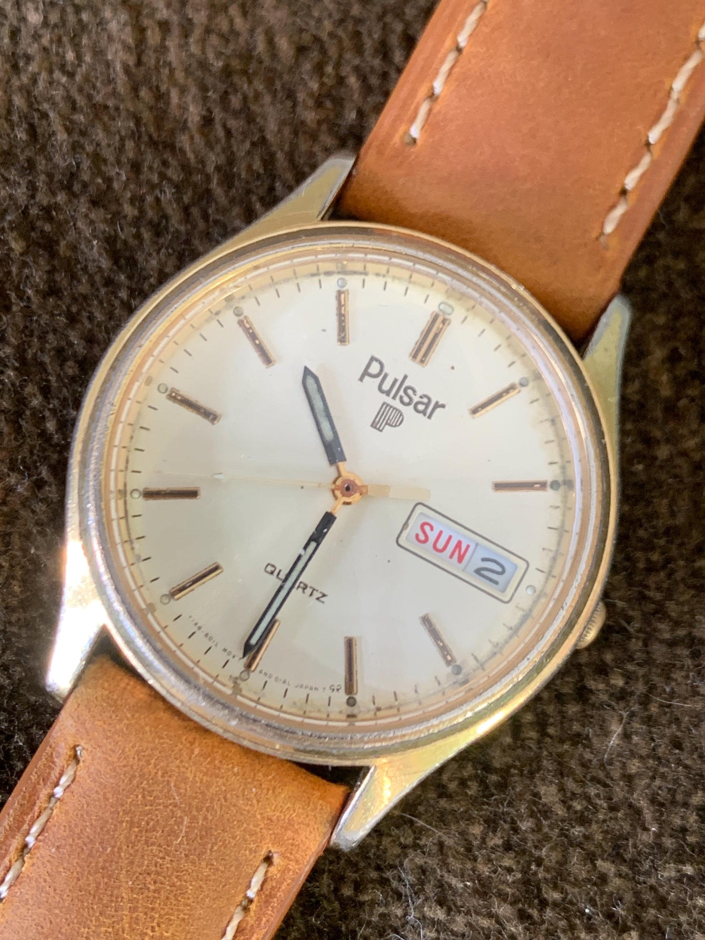 Vintage Pulsar (by Seiko) Quartz Watch - Goldtone w/Gold Dial in Good Condition - 1980s - Day/Date, New  Battery, New Retro Strap. Y148-6019