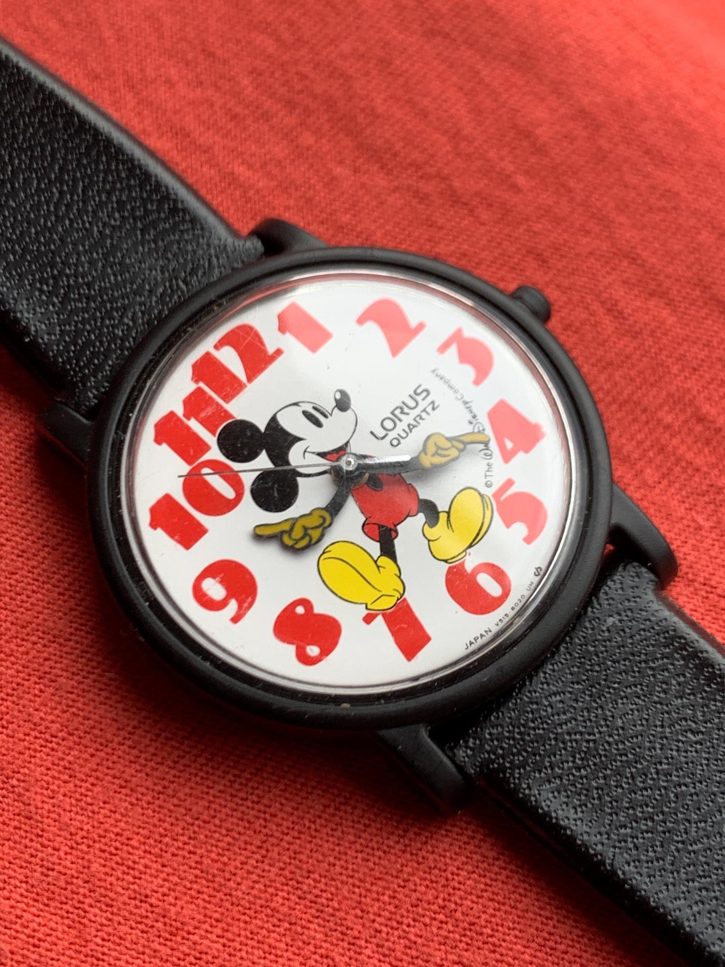 Bold 1990s Disney Mickey Mouse Watch from Lorus (by Seiko) Vintage Collectible Wristwatch. White/Red Very good condition, new battery. 34mm