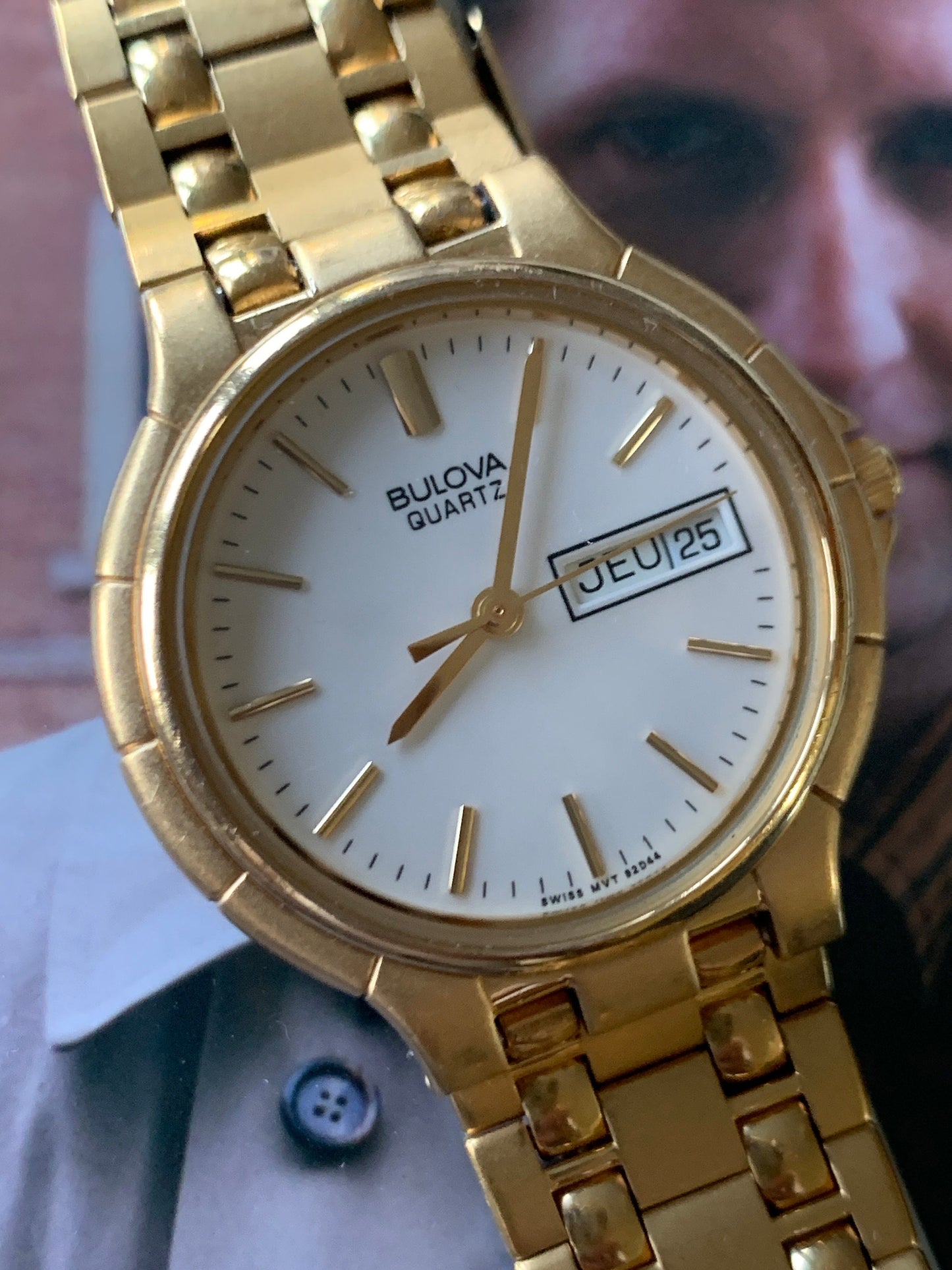 1988 Bulova Quartz Watch Gold Tone Finish, White Dial with Day/Date New battery. Original, integral metal band. Neo Vintage Quartz. Great.