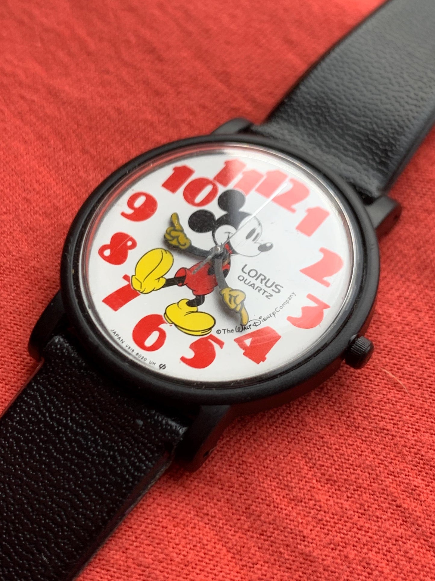 Bold 1990s Disney Mickey Mouse Watch from Lorus (by Seiko) Vintage Collectible Wristwatch. White/Red Very good condition, new battery. 34mm