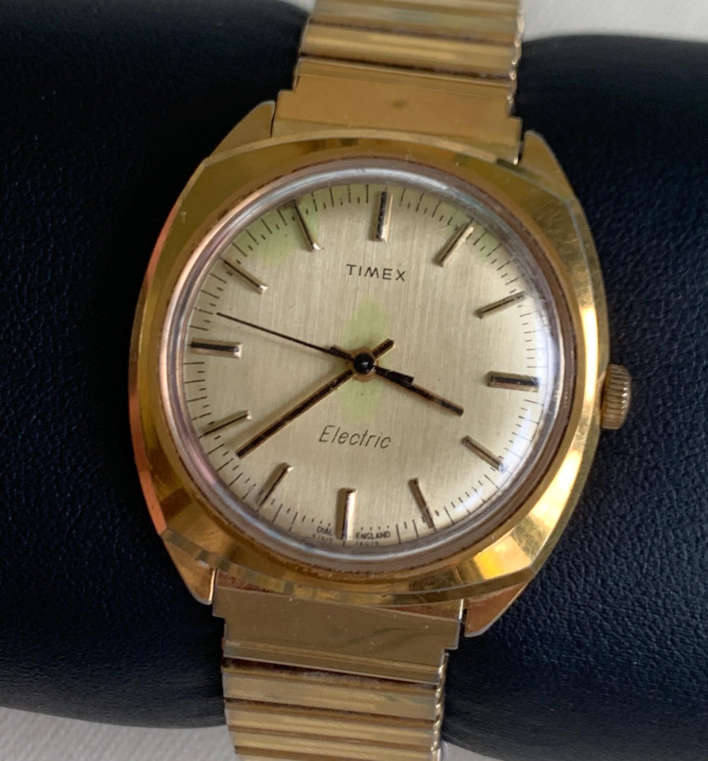 1979 England Dial Timex Electric Watch, Square-ish Goldtone Case w/Golden Dial. Decent Overall Condition with Period Expanding Band. Works!