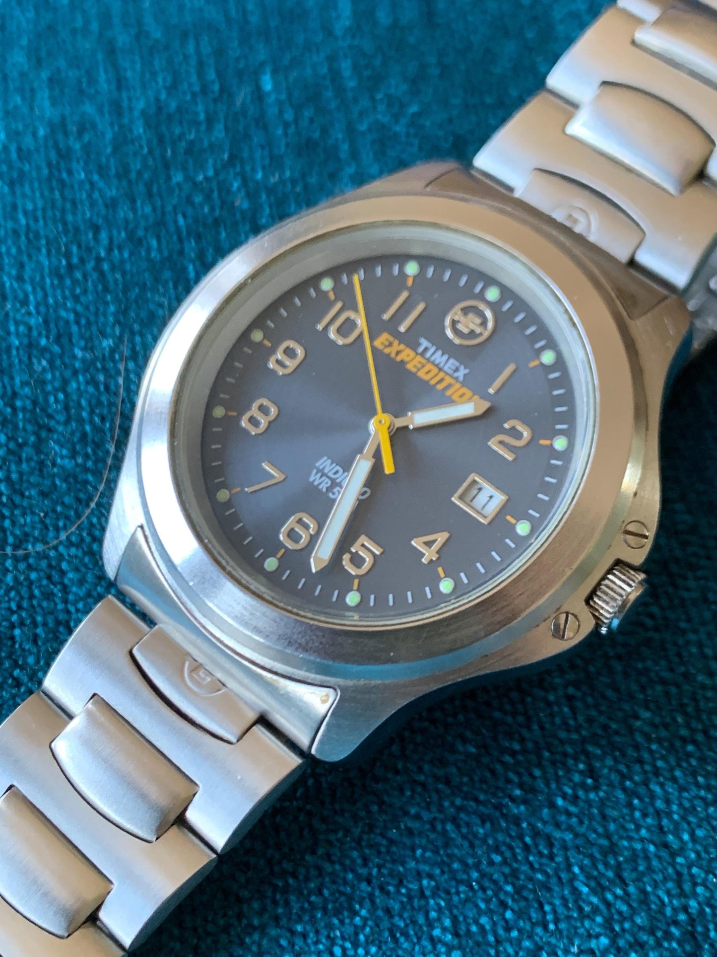 2001 Timex Expedition Blue Dial Indiglo Quartz Watch w/Date, Silver Tone with Matching Bracelet. Great Condition, Indiglo Radiant Dial!