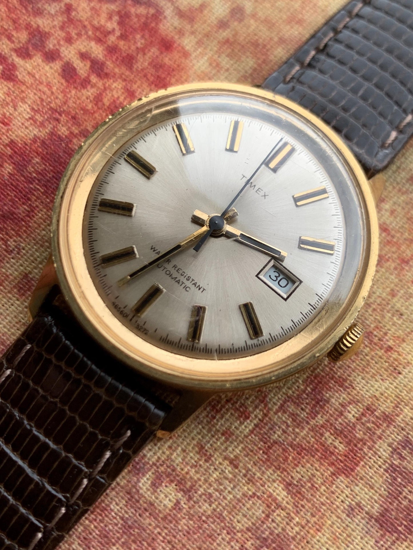 1972 Timex Viscount Automatic Watch, Goldtone Case w/Champagne Dial, Date. 35mm Good Overall VTG Condition w/NOS Leather Band. Works!