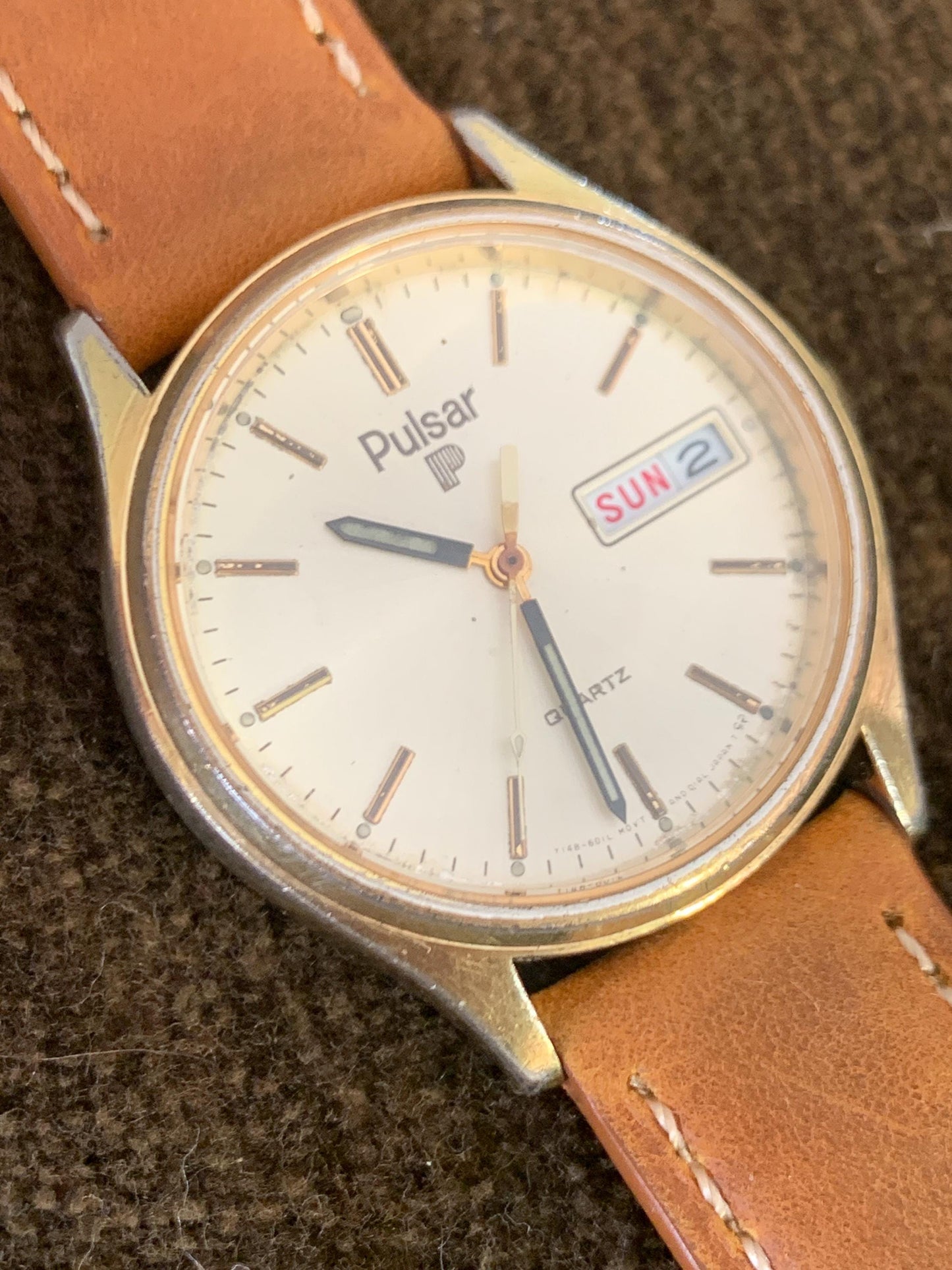Vintage Pulsar (by Seiko) Quartz Watch - Goldtone w/Gold Dial in Good Condition - 1980s - Day/Date, New  Battery, New Retro Strap. Y148-6019