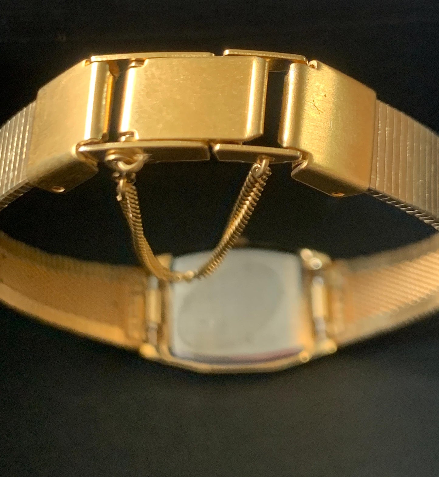 SEIKO Vintage Women's Gold-Plated Quartz Watch Rectangular NEW Battery! 1400-8320 Elegantly Small with Integral Bracelet. Very Good.