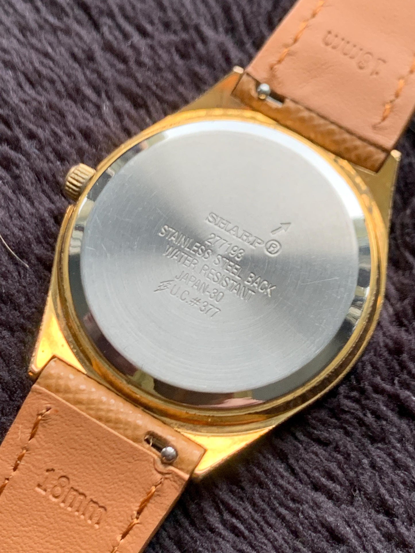 Early 2000s Sharp Quartz Watch. Gold tone. Retro Vintage. New Rubber Strap, Gold Dial. Retro Modernist Design, Day Date, New Battery.