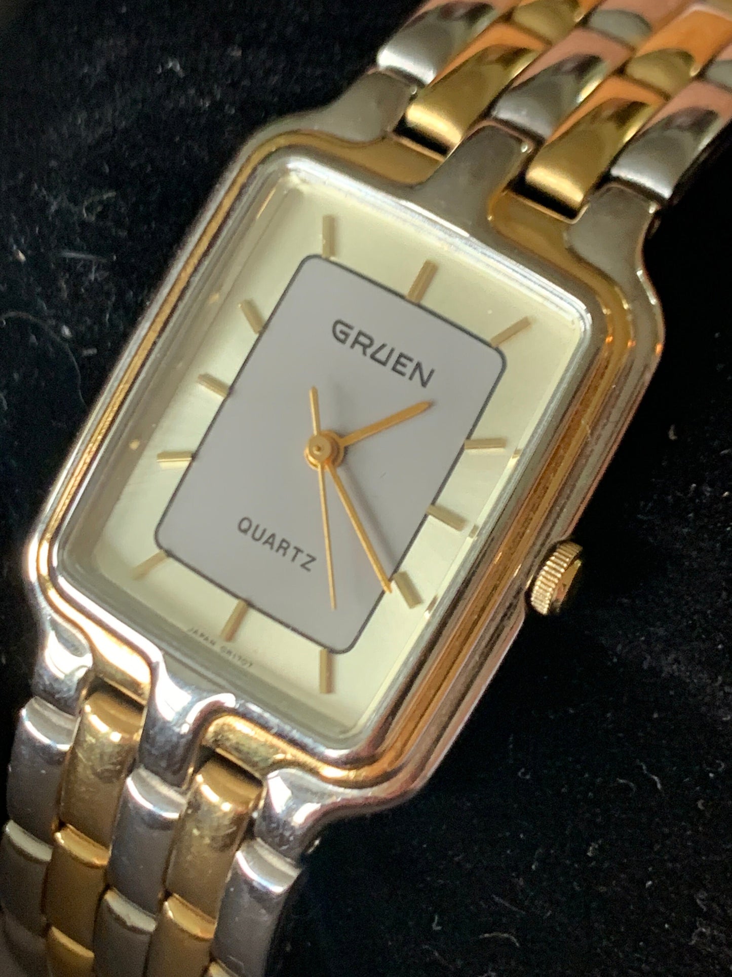 Neo-Vintage: 1980s Gruen Two Tone Metal Tank Watch - Barely worn, new battery, keeps time well.  Retro flair! 001-6L32