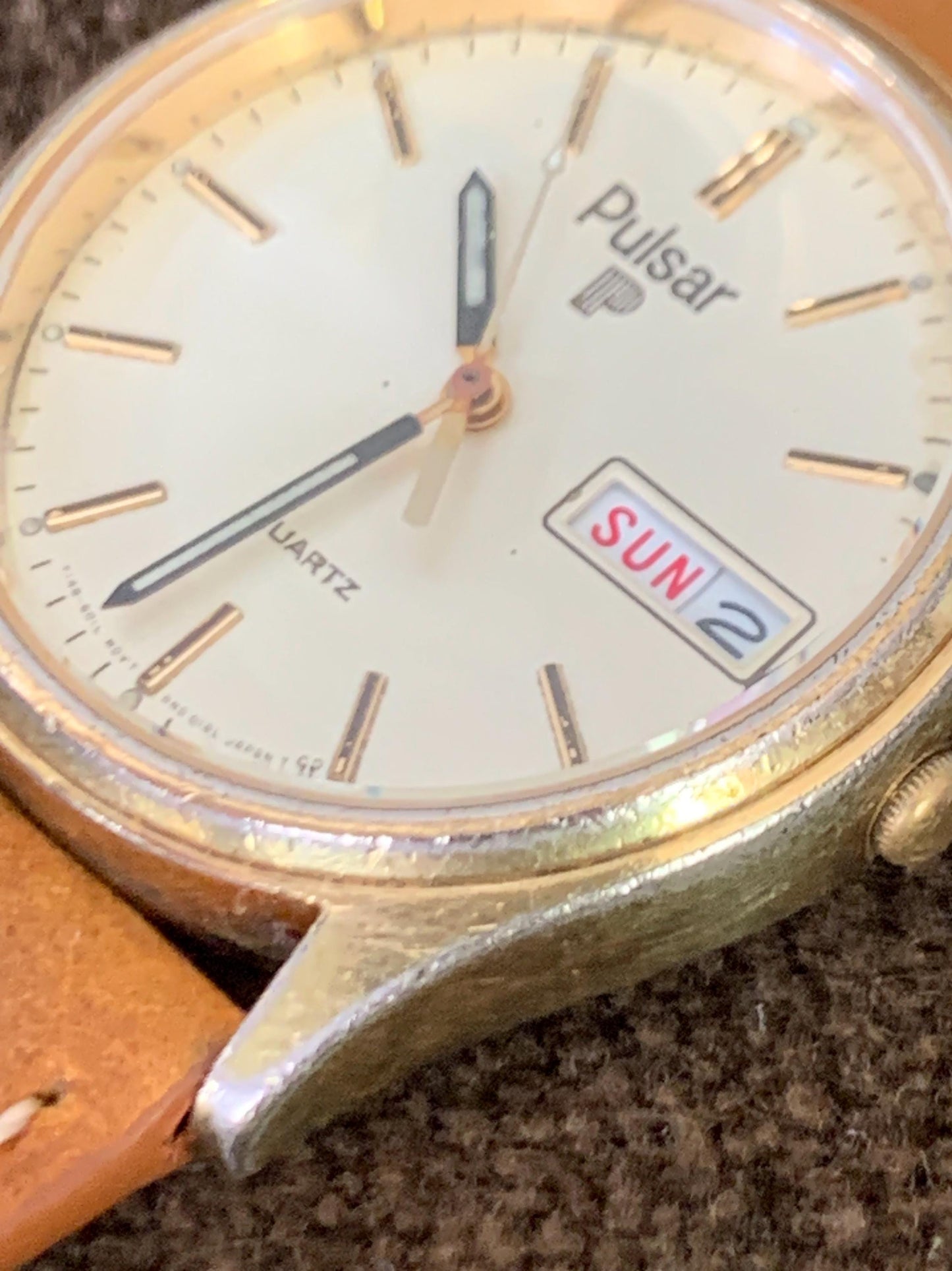 Vintage Pulsar (by Seiko) Quartz Watch - Goldtone w/Gold Dial in Good Condition - 1980s - Day/Date, New  Battery, New Retro Strap. Y148-6019