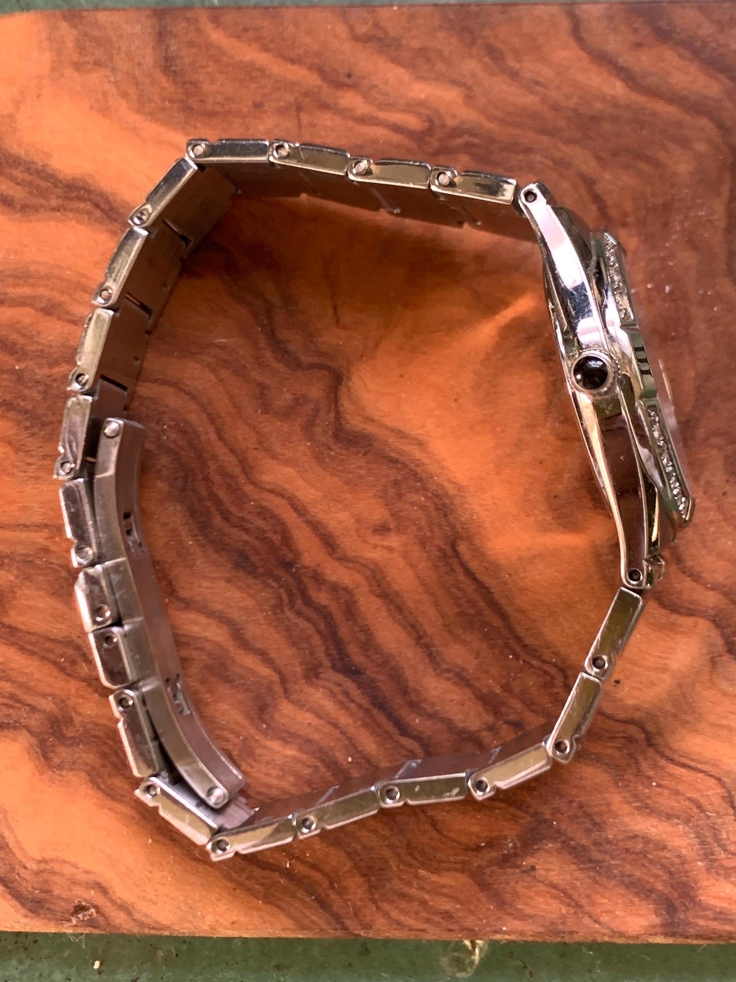 Bulova Ladies Bracelet-Style Roman Steel Watch with Subtle Diamond Bezel - Mother of Pearl Dial with Integral Bracelet. Excellent.