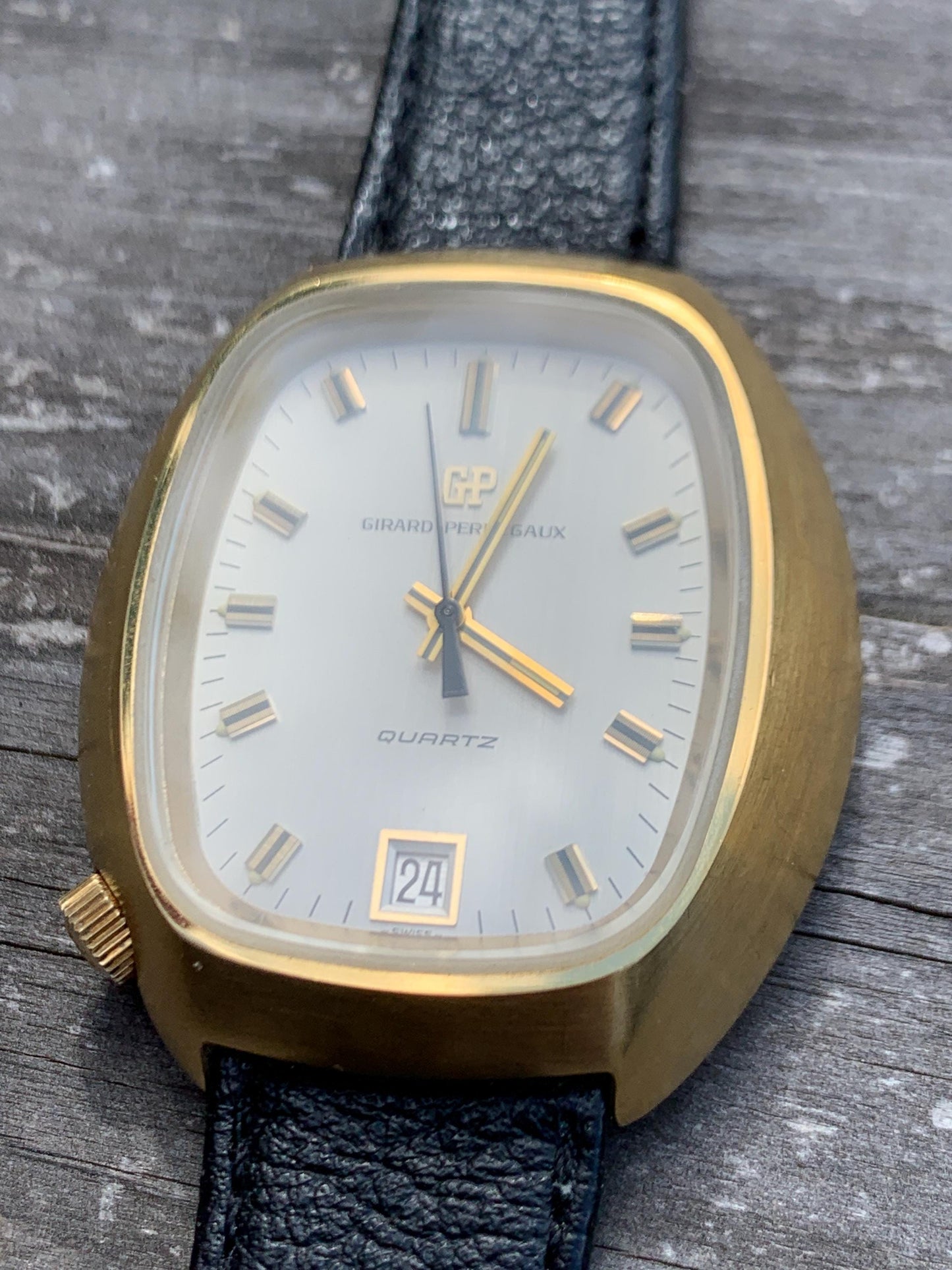 Vintage Gerard Perregeaux Quartz Watch, 2nd Quartz Watch from GP. Circa 1972  Gold Tone w/white Dial. Excellent Condition. 7:30 Crown.