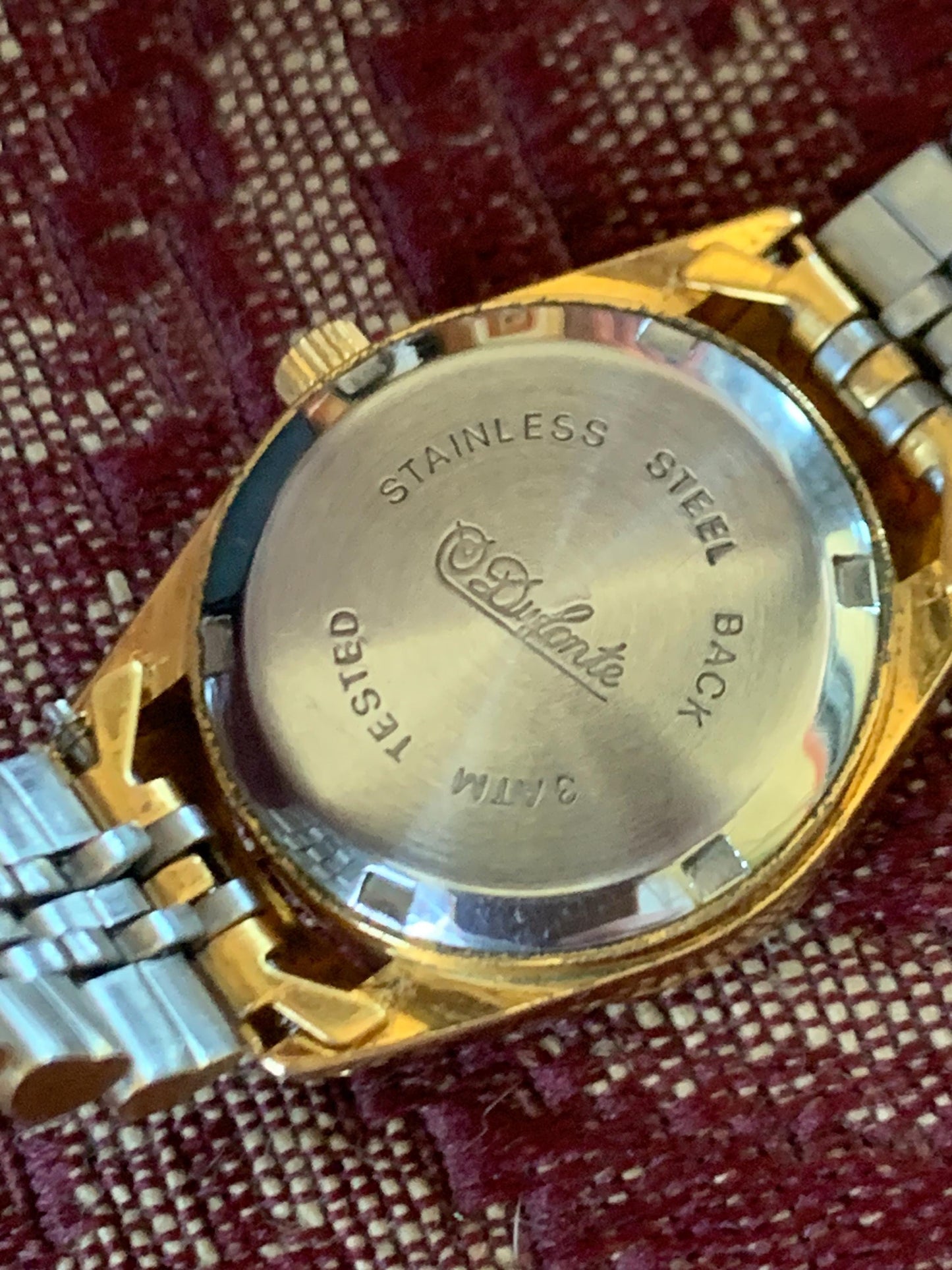 Dufonte by Lucien Piccard Ladies Presidential Watch. Diamond Golden Dial w/date. Gold Tone Case and Bracelet. 7" Wrist or less. New Battery.