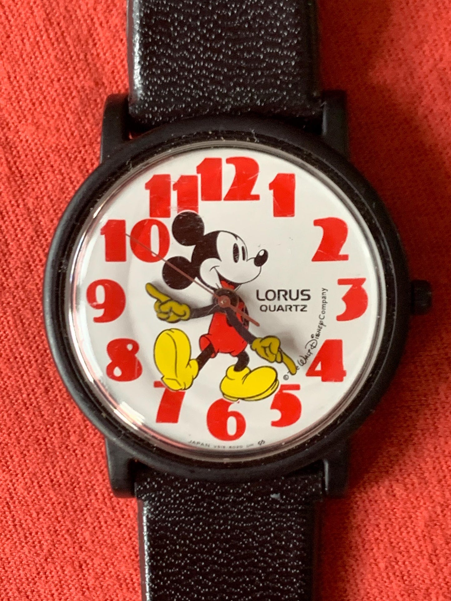 Bold 1990s Disney Mickey Mouse Watch from Lorus (by Seiko) Vintage Collectible Wristwatch. White/Red Very good condition, new battery. 34mm
