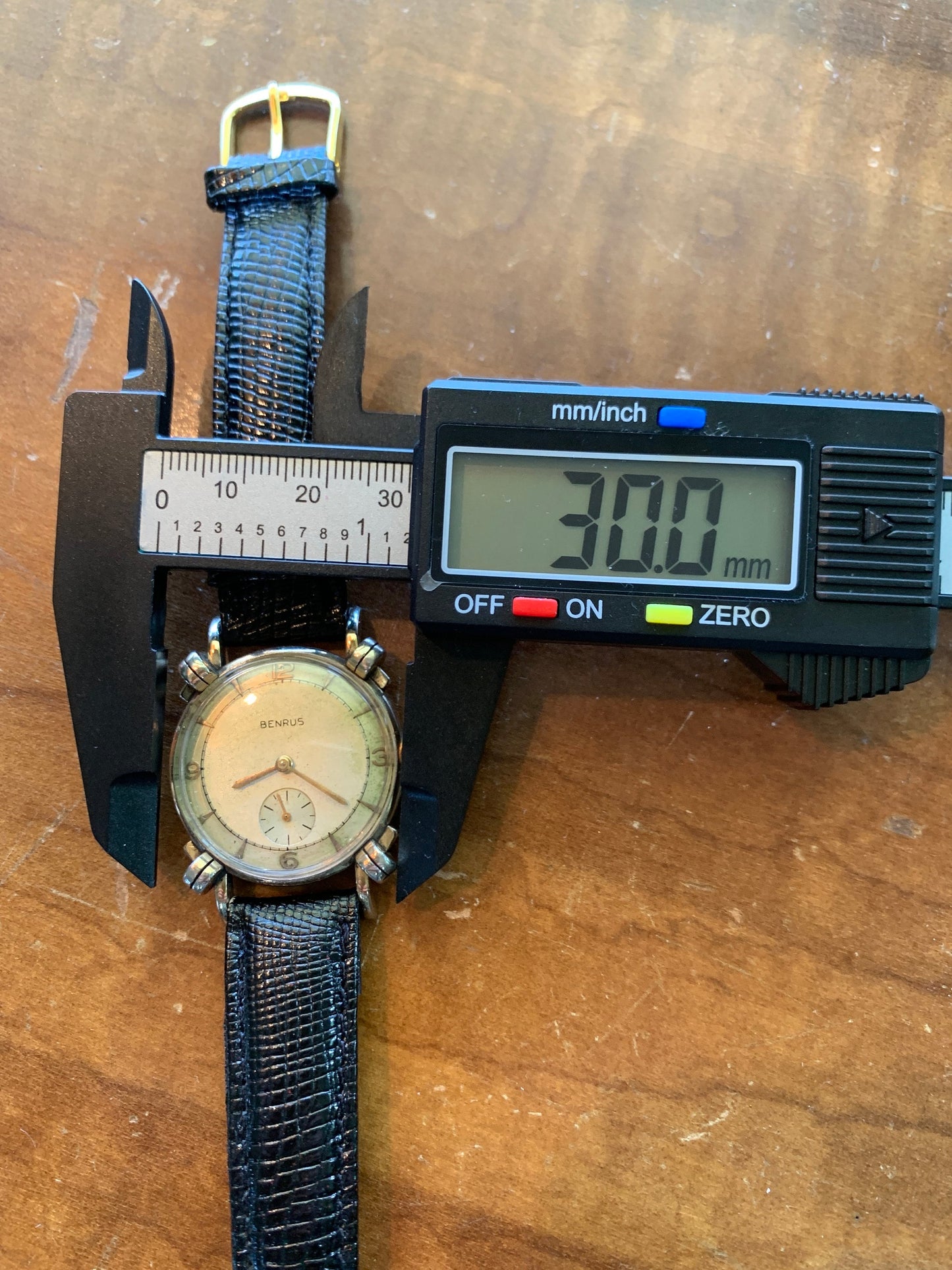 Vintage Fancy Knotted Lugs Benrus Watch 10K Rolled Gold Plate. 1940s/50s Mechanical Movement Winder. Works. 2 Vintage bands - Gents & Ladies