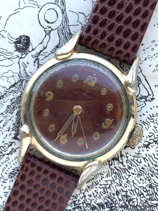 Tropical Dial Vintage 1940s Benrus Ladies Watch - 17 Jewels Swiss Movement 10k RGP Bezel, Fancy Lugs. Mechanical Winder, Runs Well. 26mm.