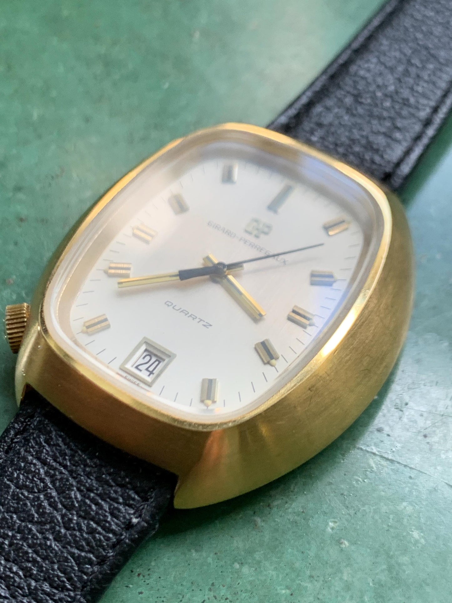 Vintage Gerard Perregeaux Quartz Watch, 2nd Quartz Watch from GP. Circa 1972  Gold Tone w/white Dial. Excellent Condition. 7:30 Crown.