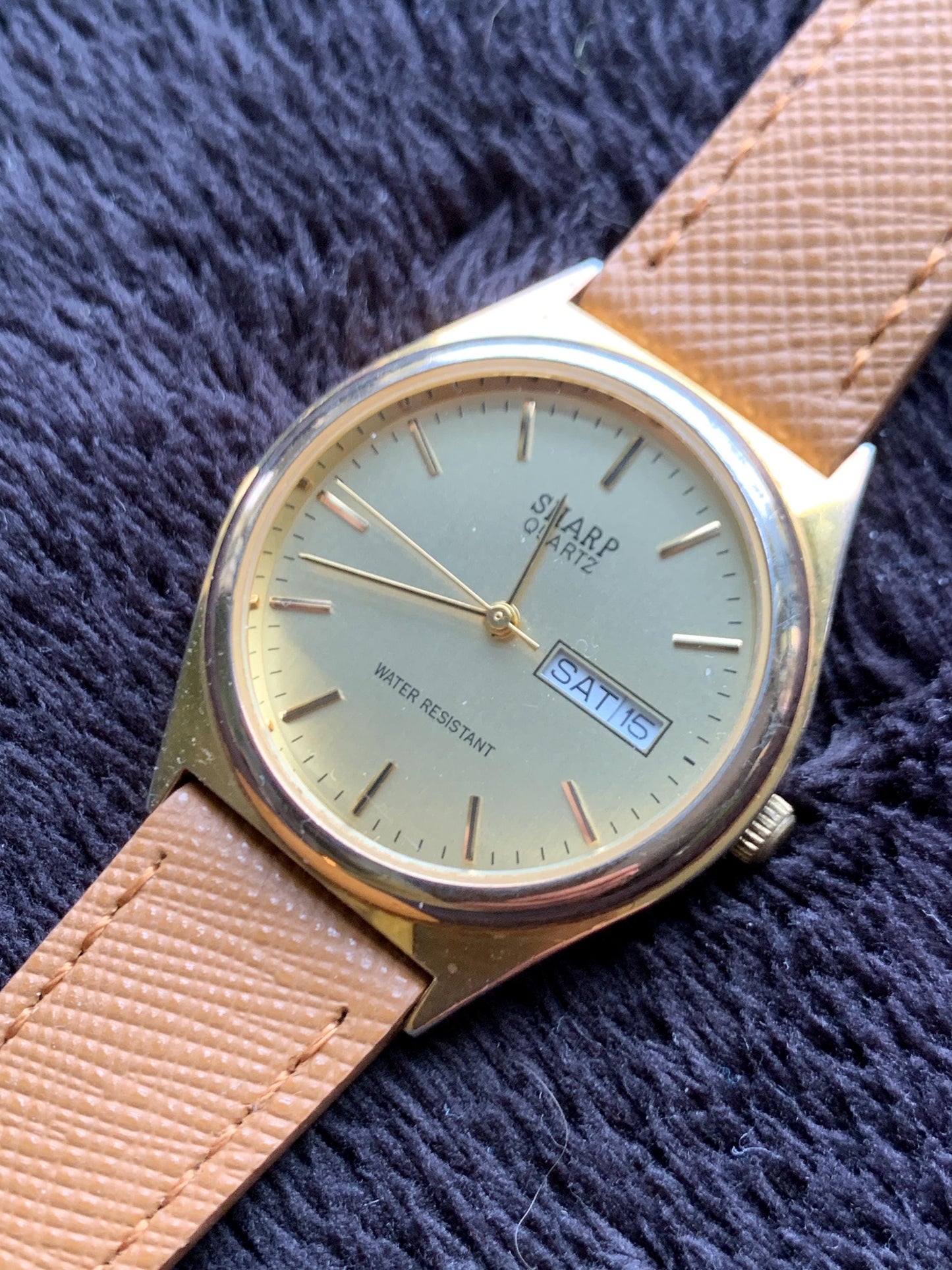 Early 2000s Sharp Quartz Watch. Gold tone. Retro Vintage. New Rubber Strap, Gold Dial. Retro Modernist Design, Day Date, New Battery.