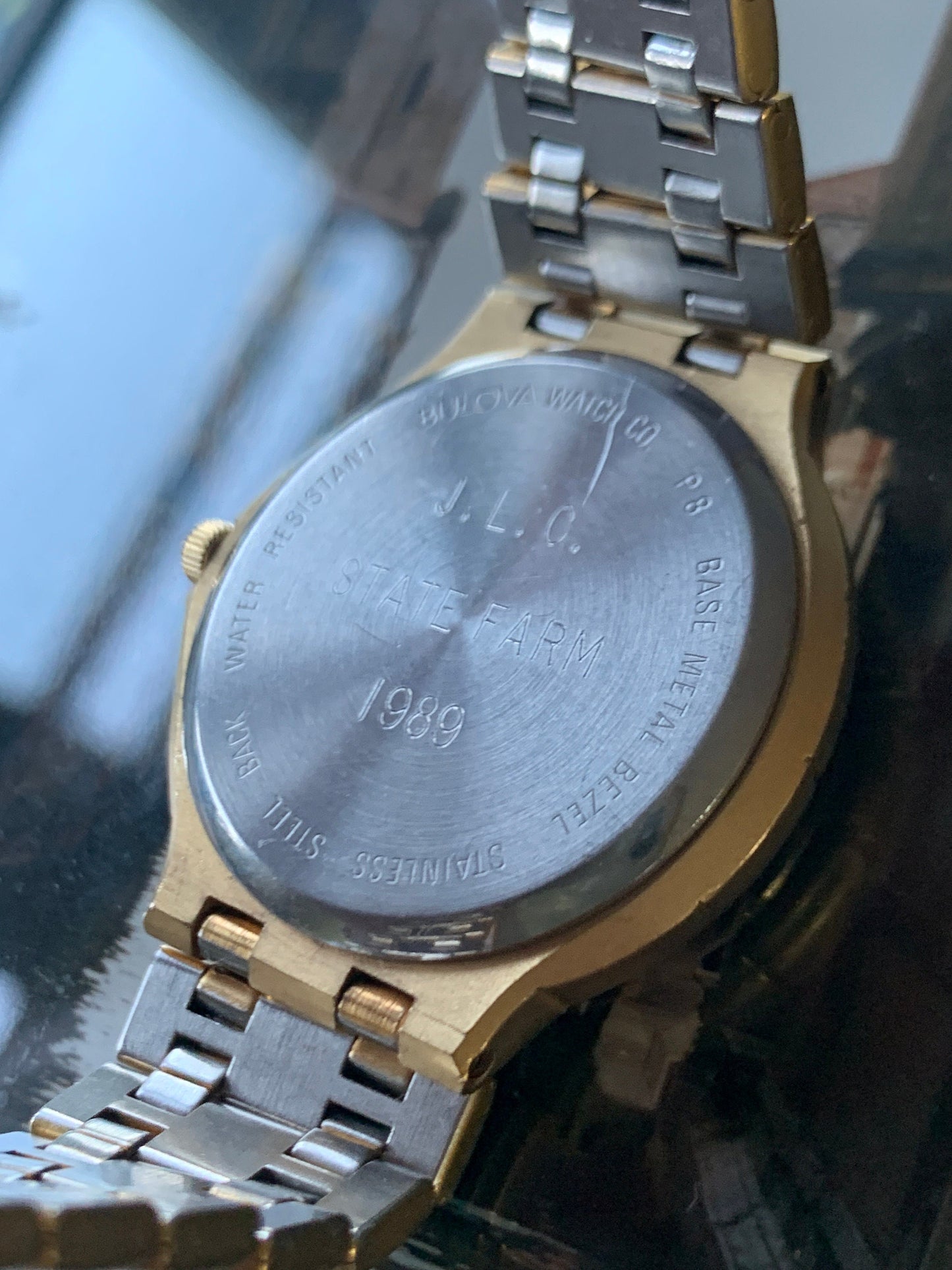 1988 Bulova Quartz Watch Gold Tone Finish, White Dial with Day/Date New battery. Original, integral metal band. Neo Vintage Quartz. Great.