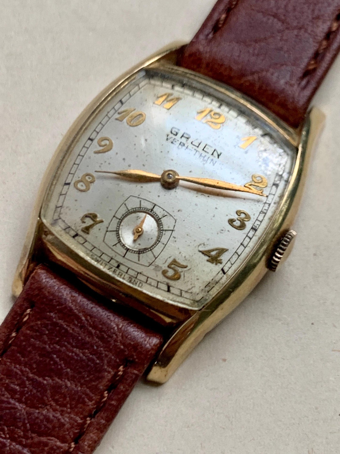 Vintage Gruen Veri-Thin Curvex Tank Watch - 1950 Mechanical Winder in Good Vintage Condition. Sub-Seconds. New Calf Old-School Leather Band.